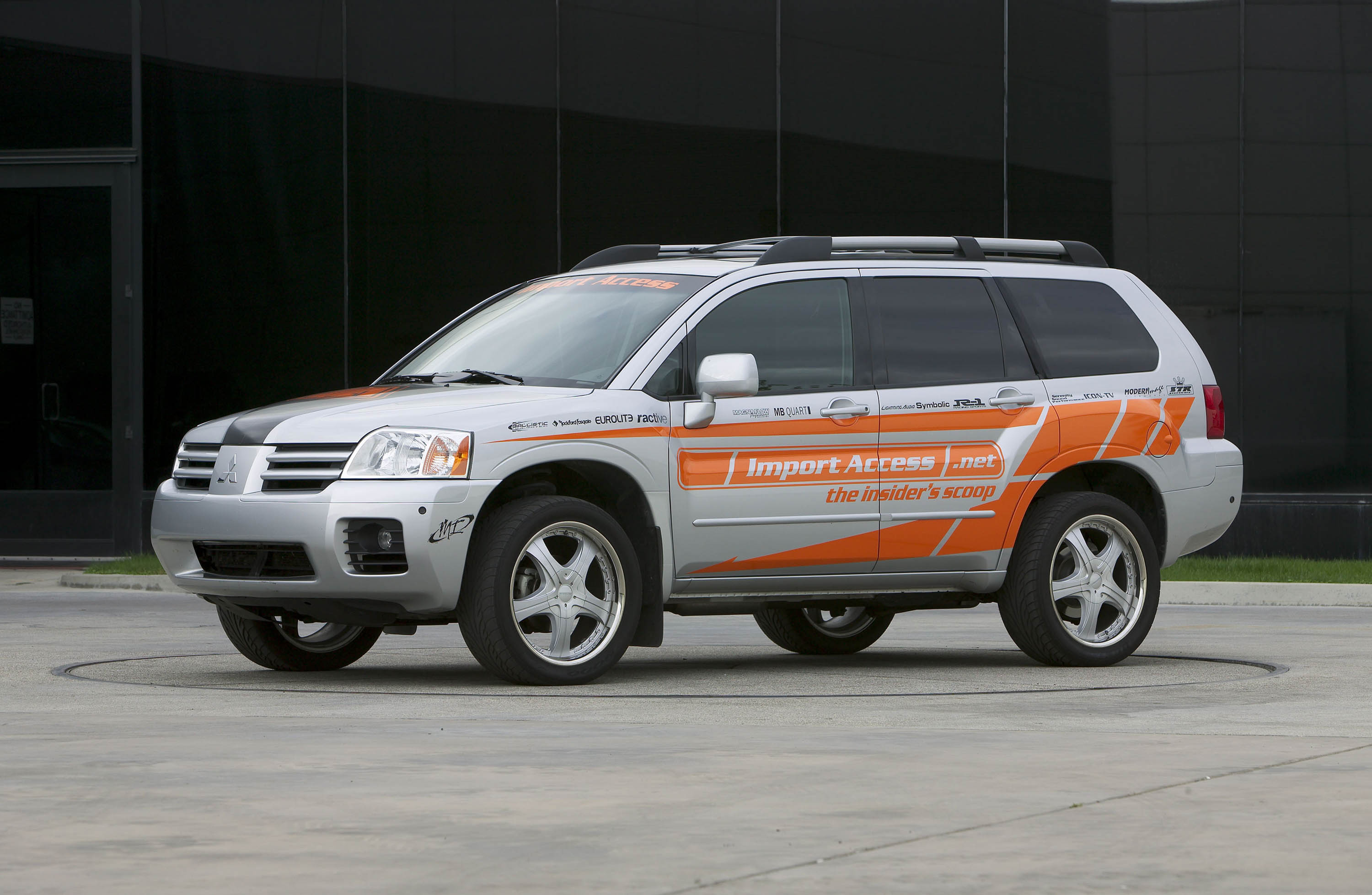 Mitsubishi Endeavor photo #6