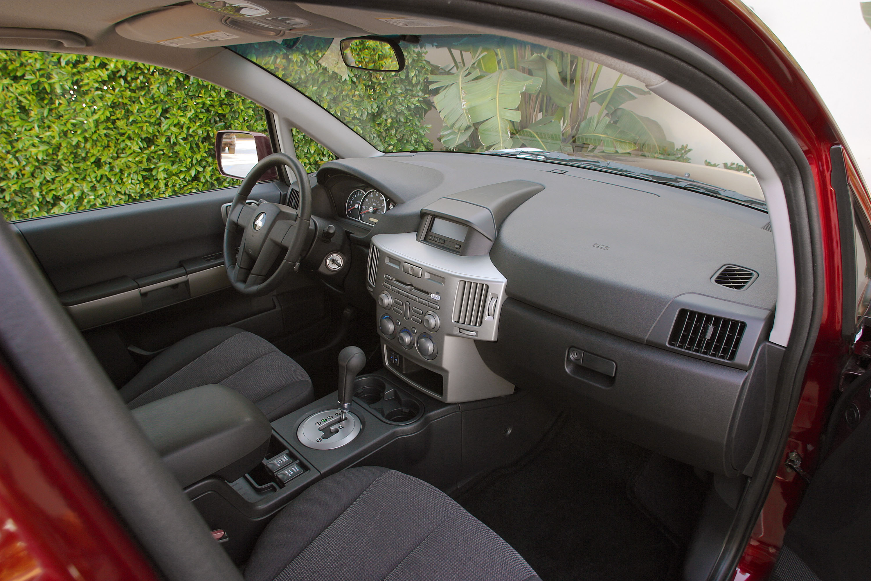 Mitsubishi Endeavor photo #12