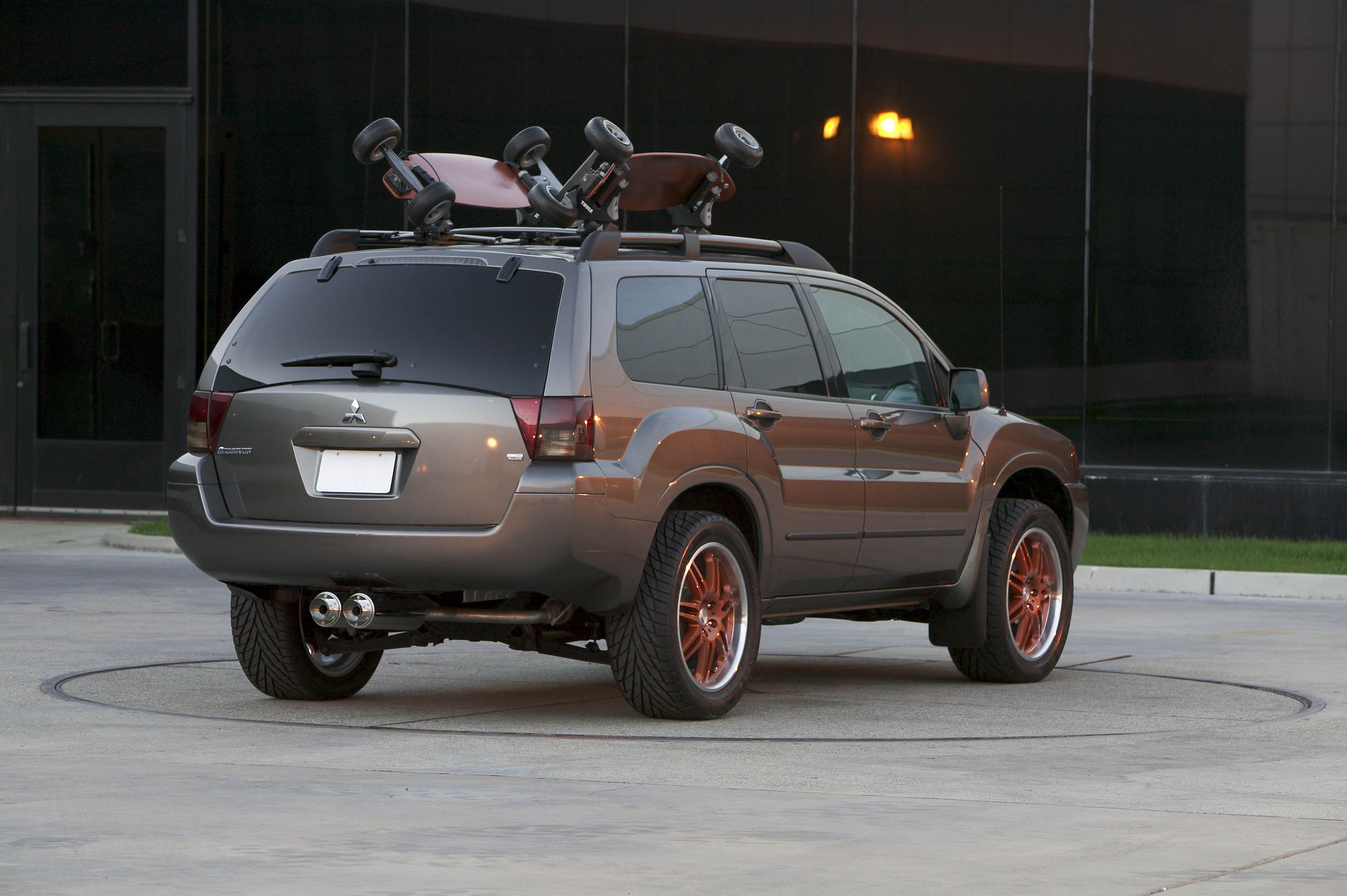 Mitsubishi Endeavor photo #13