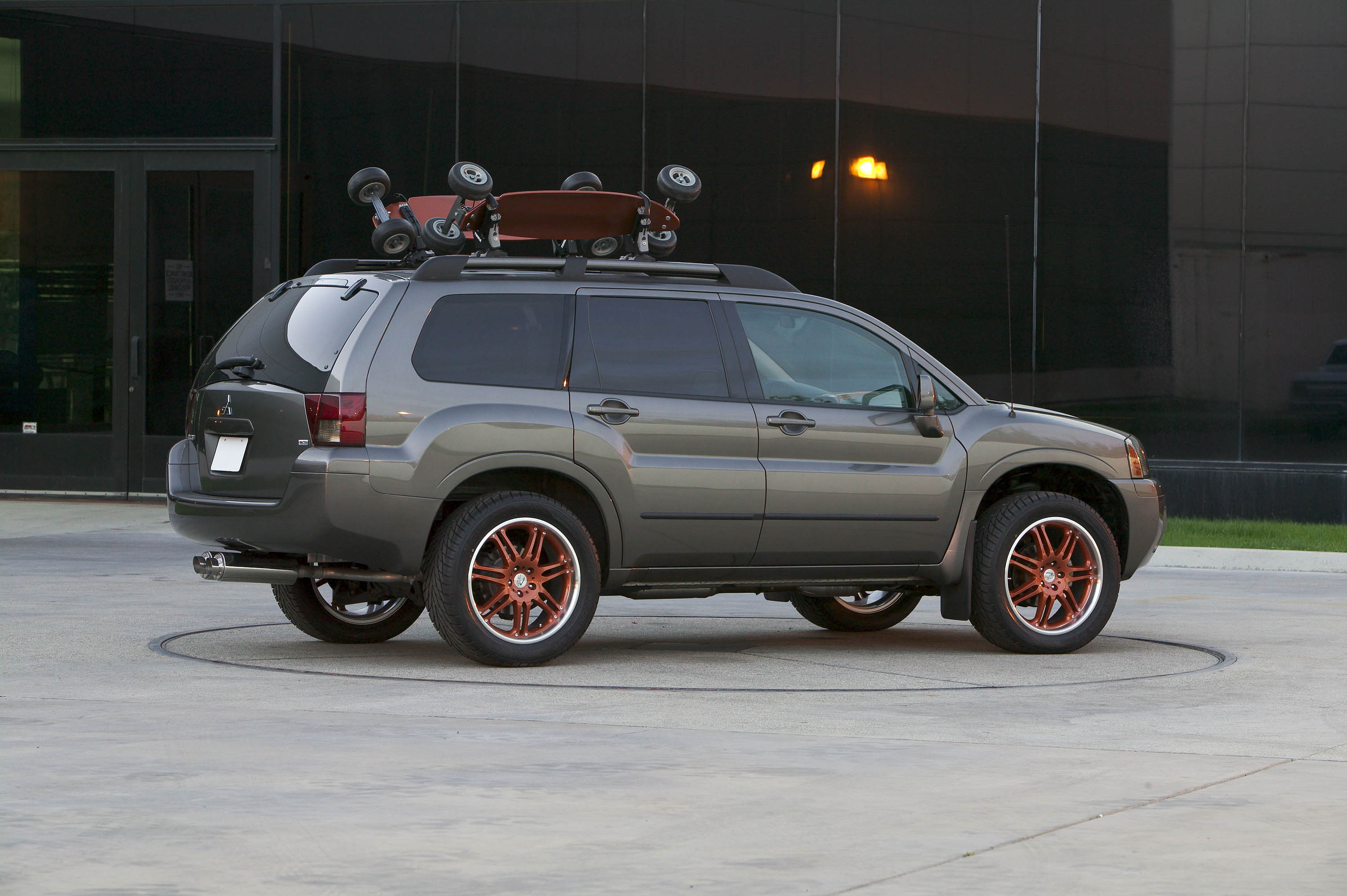 Mitsubishi Endeavor photo #14
