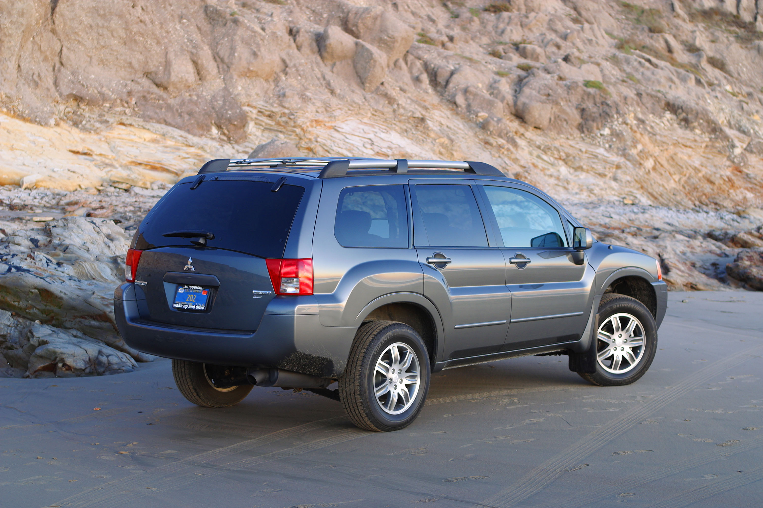 Mitsubishi Endeavor photo #15