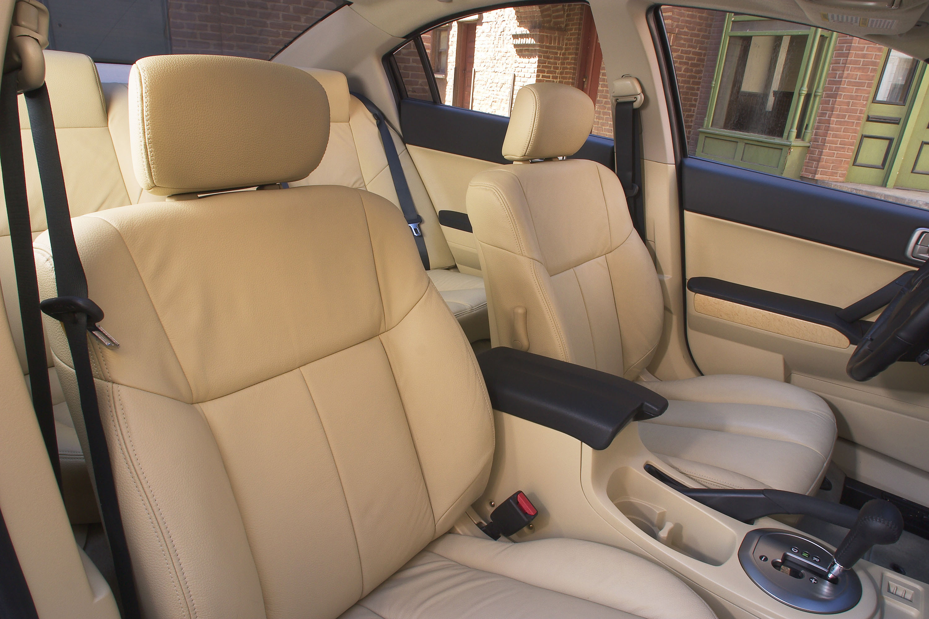 Mitsubishi Galant photo #8