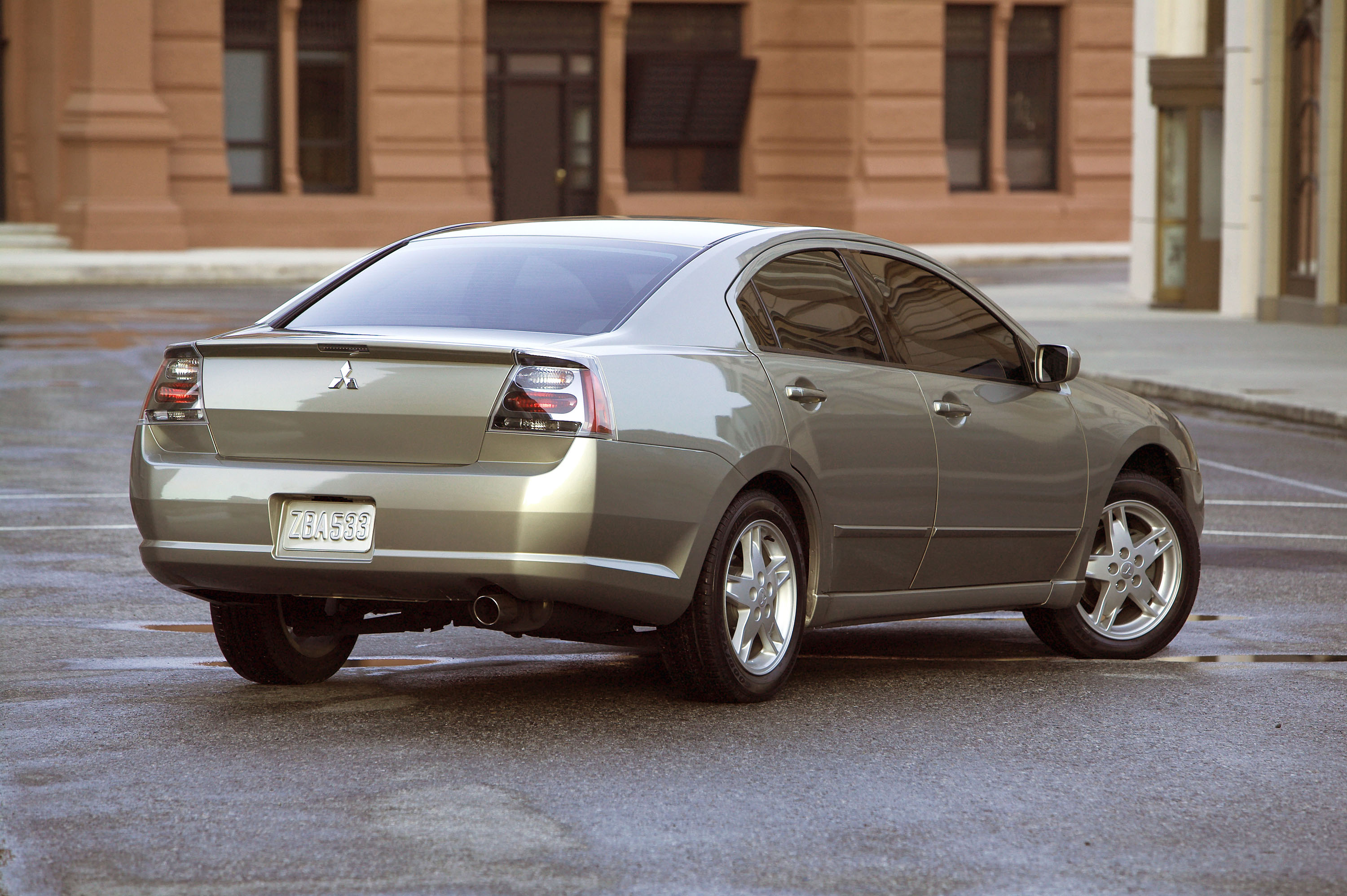 Mitsubishi Galant photo #10