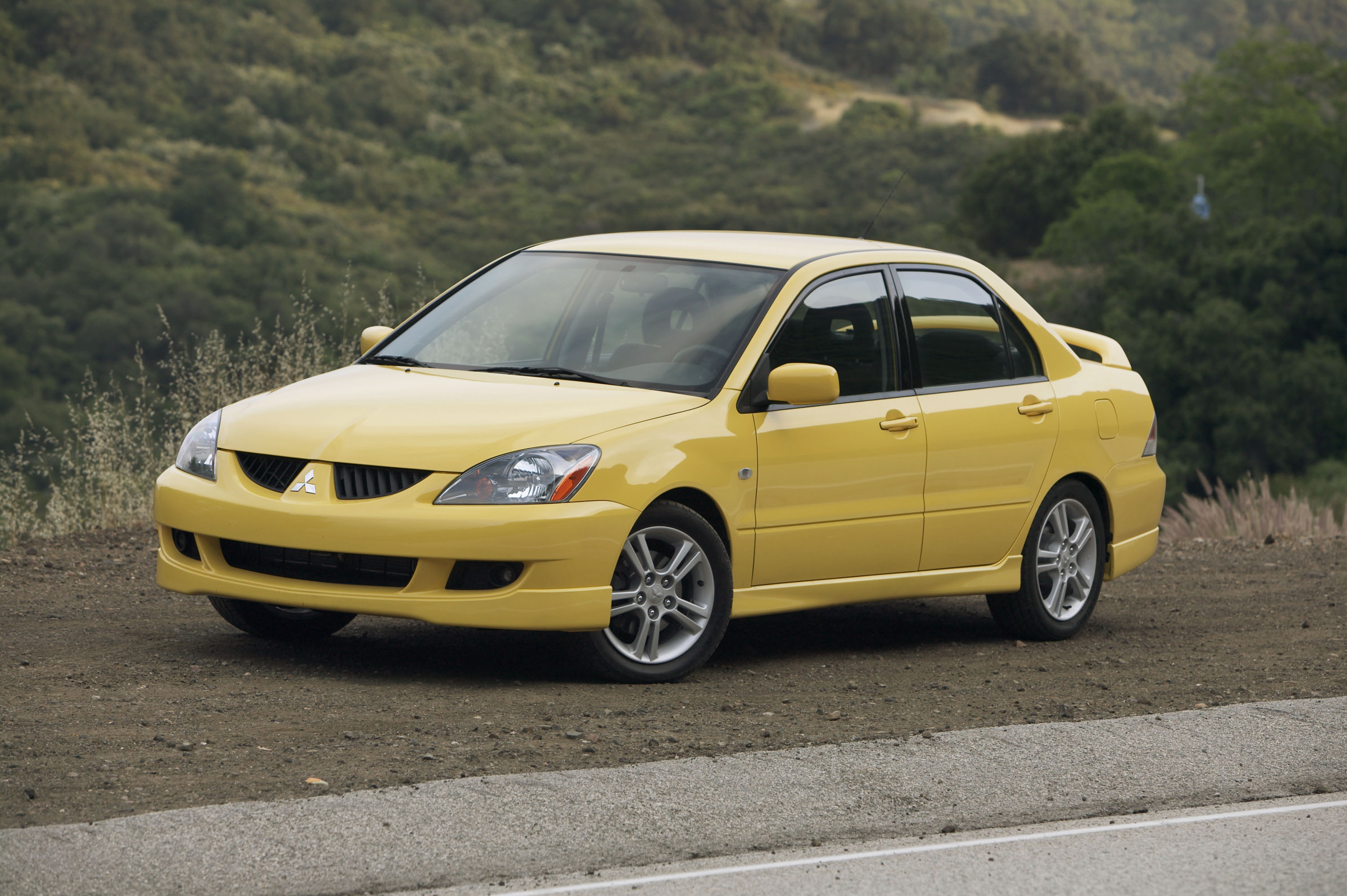 2004 Mitsubishi Lancer HD Pictures