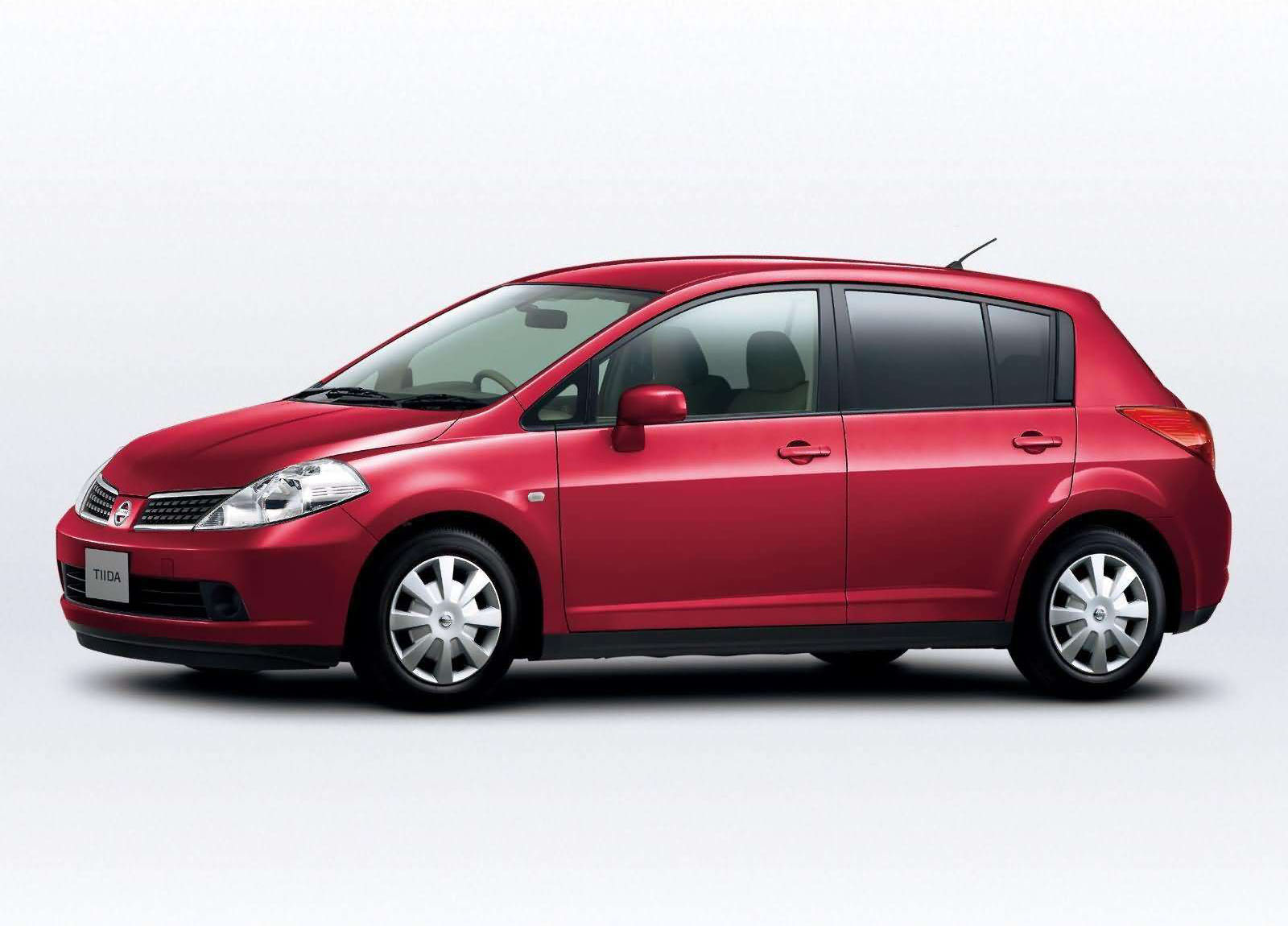 Nissan Tiida photo #9