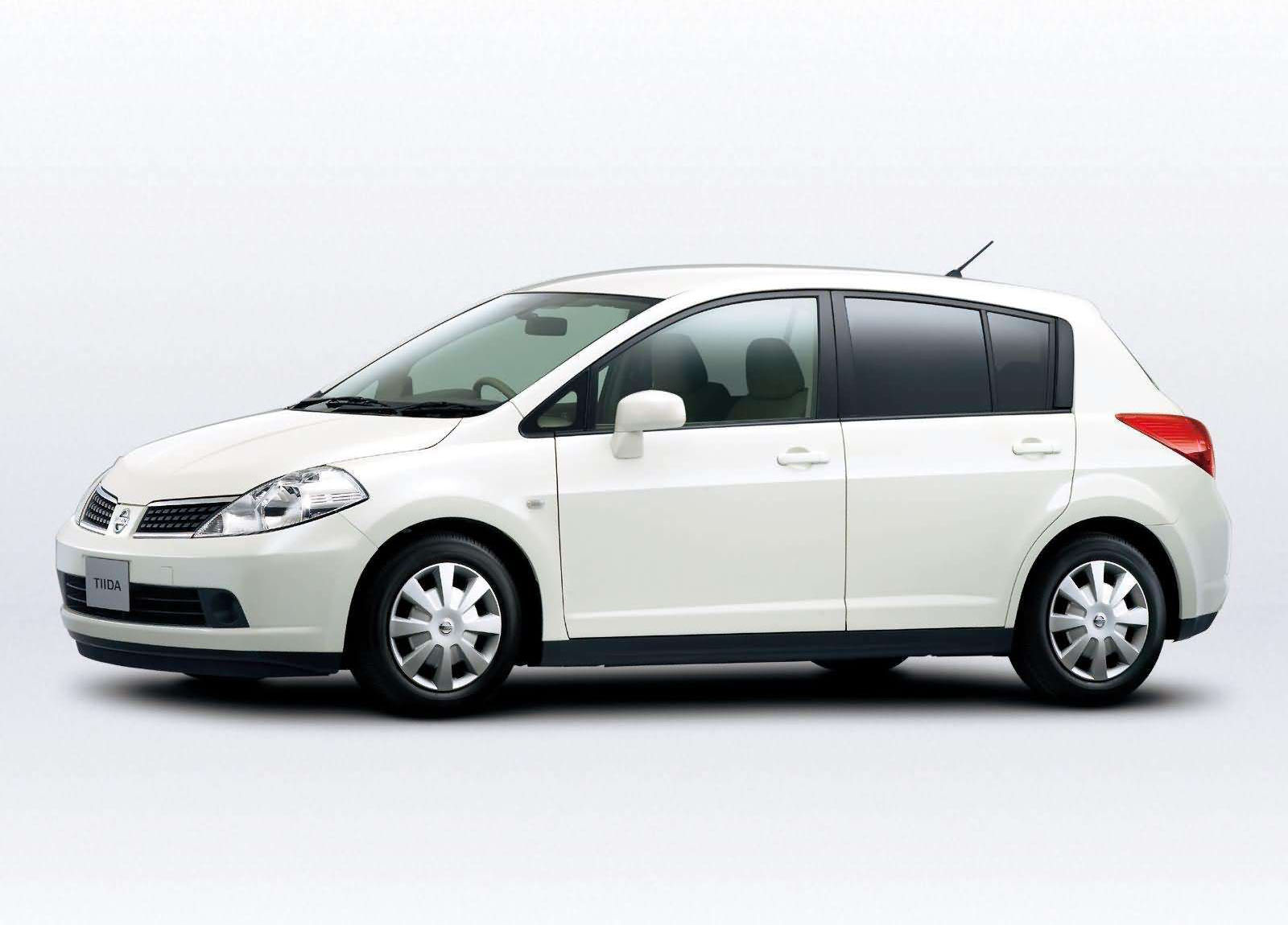 Nissan Tiida photo #11