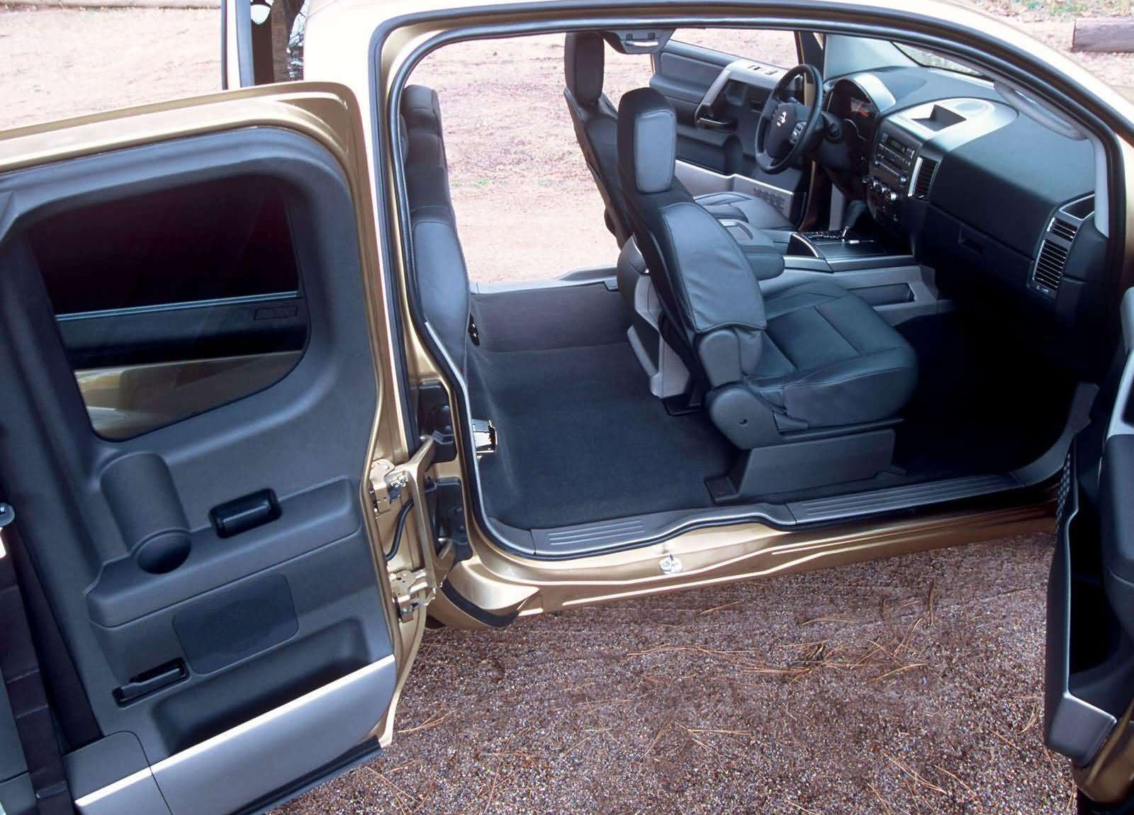 Nissan Titan photo #25