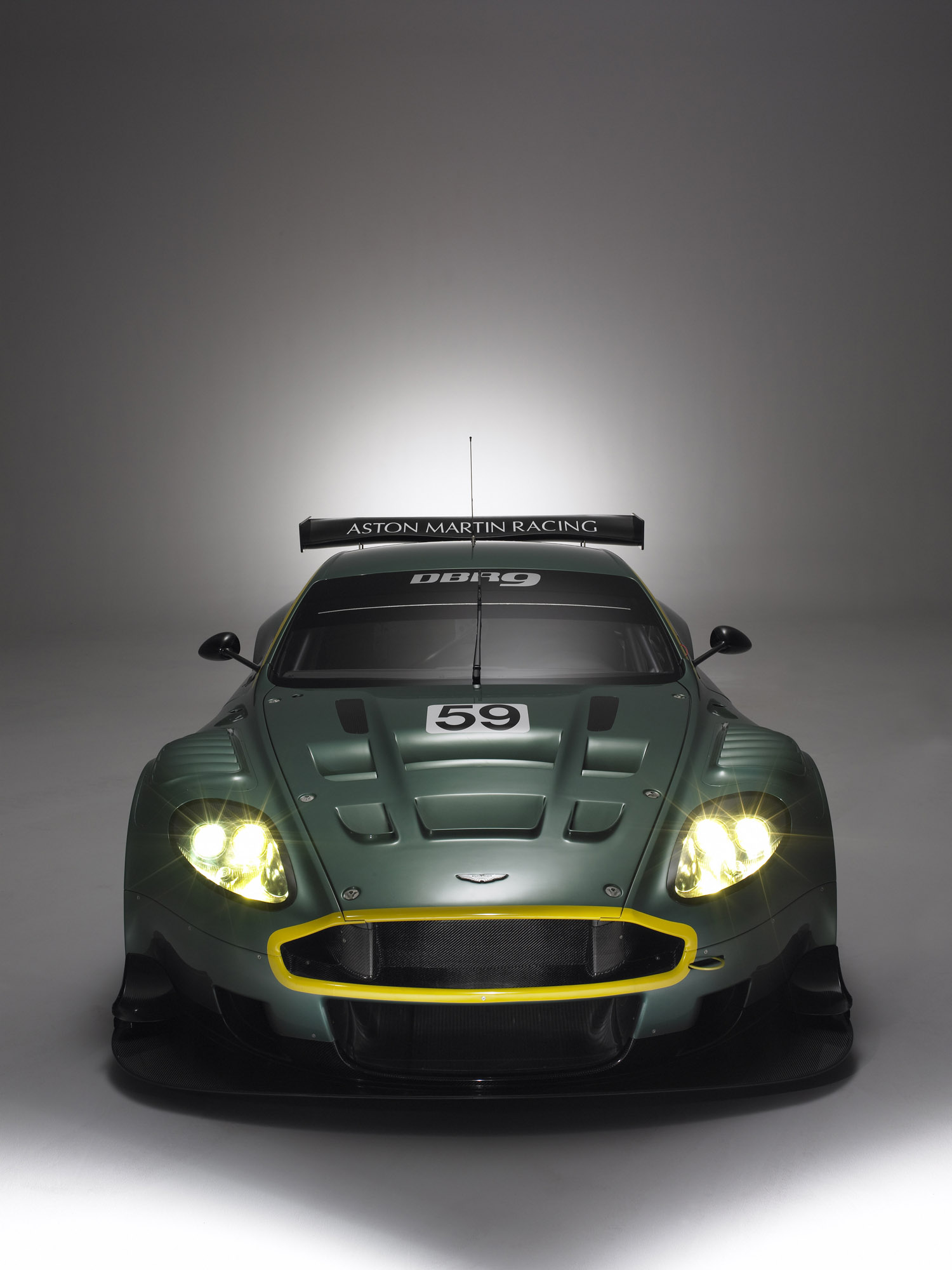 Aston Martin DBR9 GT photo #1