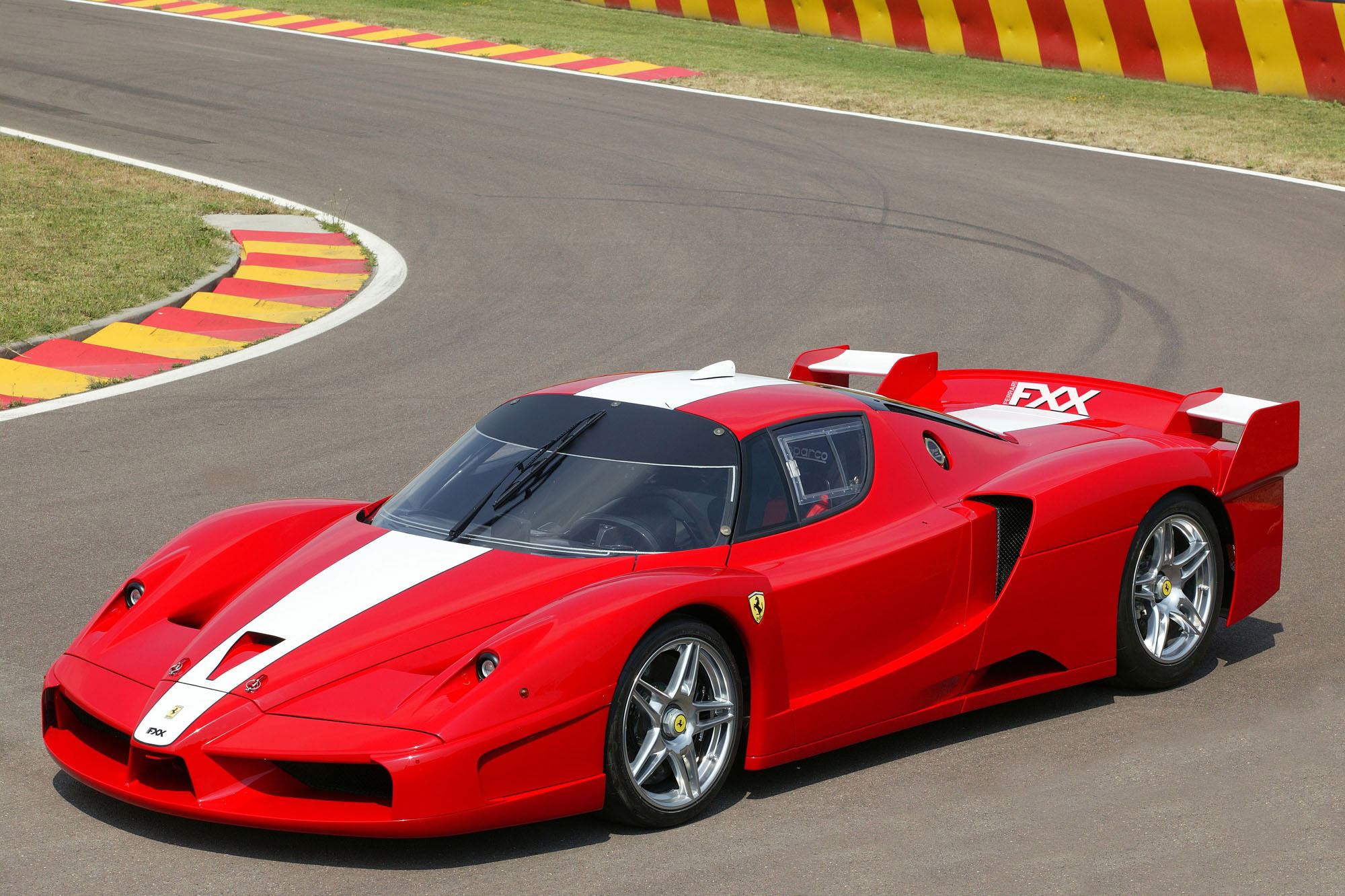 Ferrari FXX photo #2