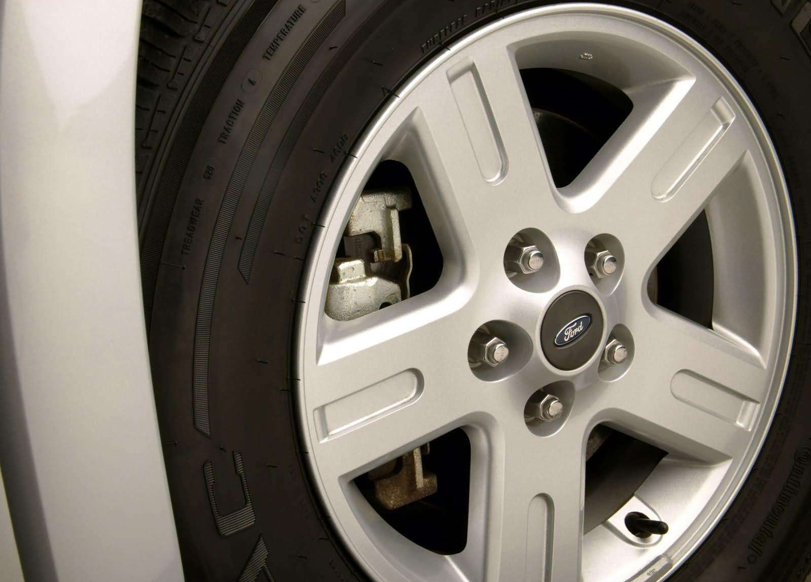 Ford Escape Hybrid photo #17
