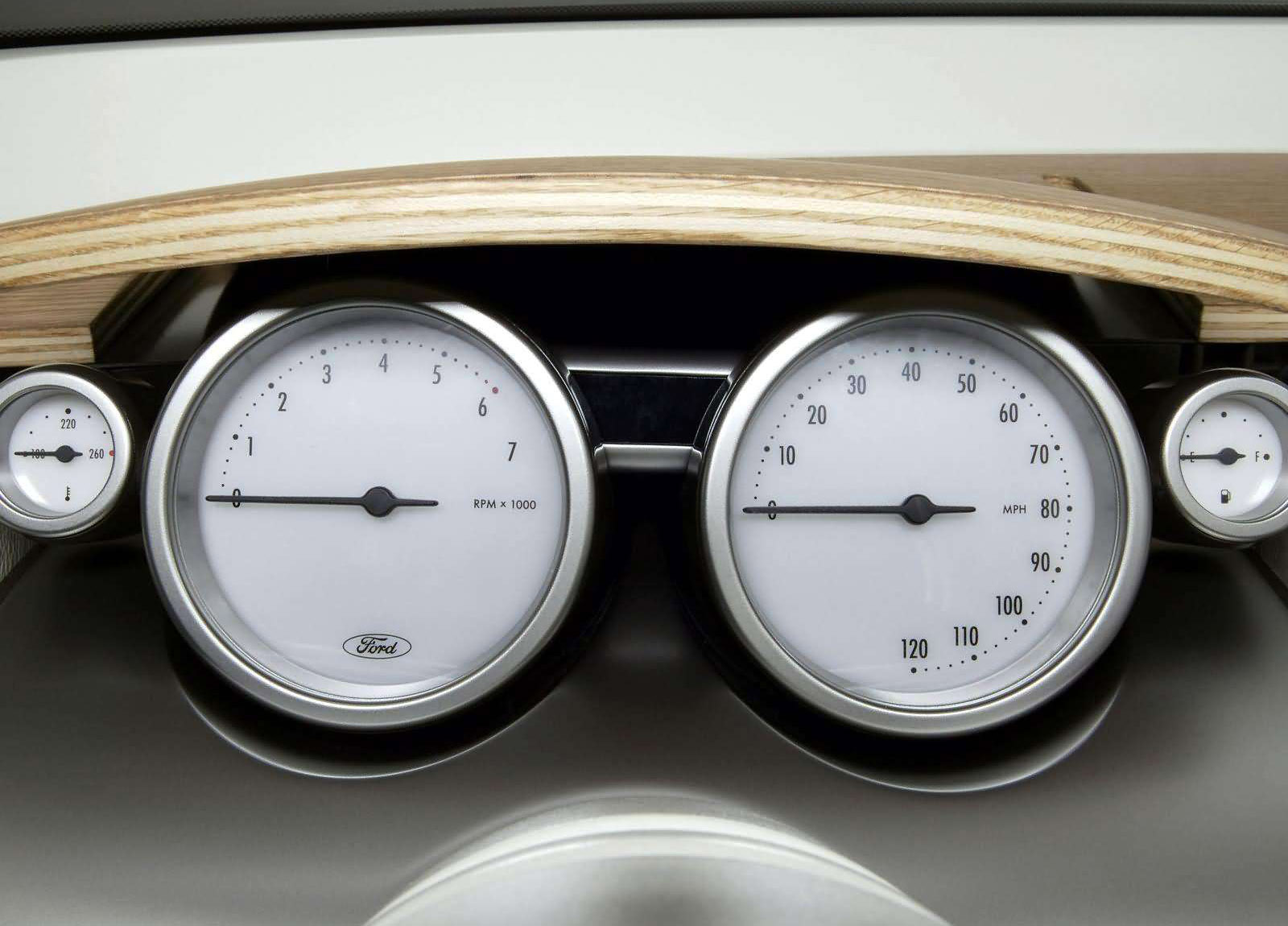 Ford Fairlane Concept photo #11