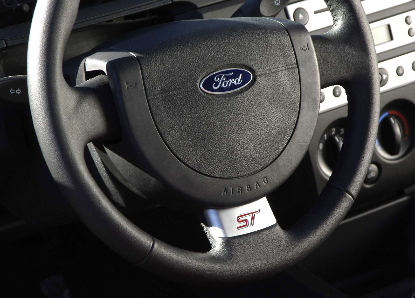 Ford Fiesta ST photo #12