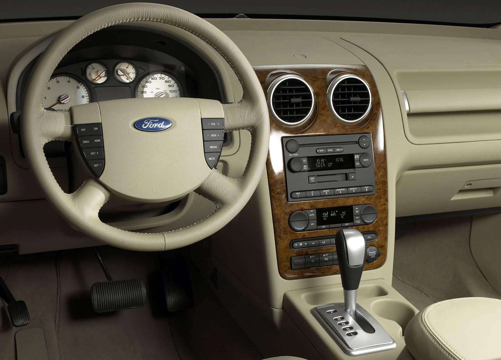 Ford Freestyle photo #8