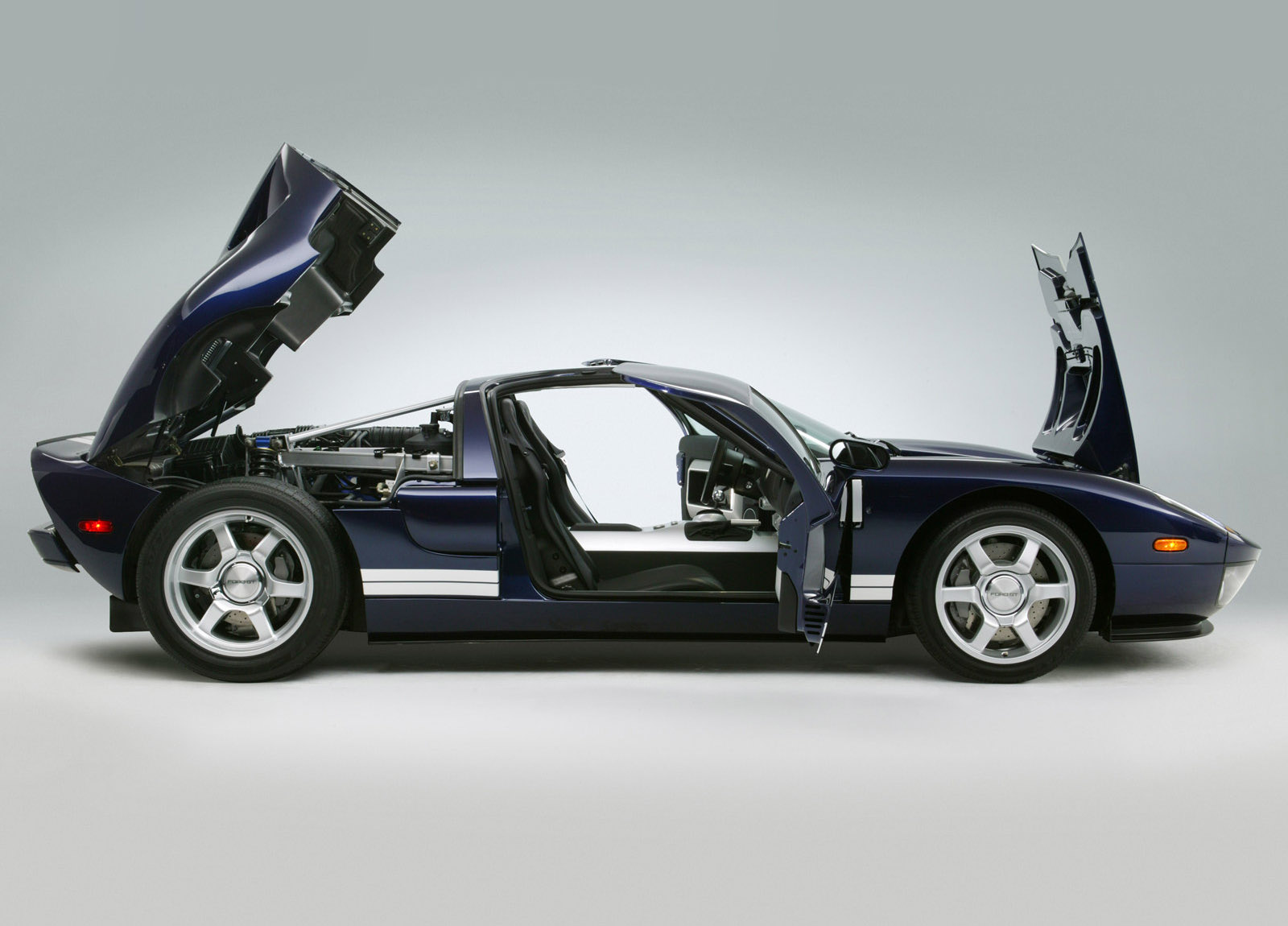 Ford GT photo #17