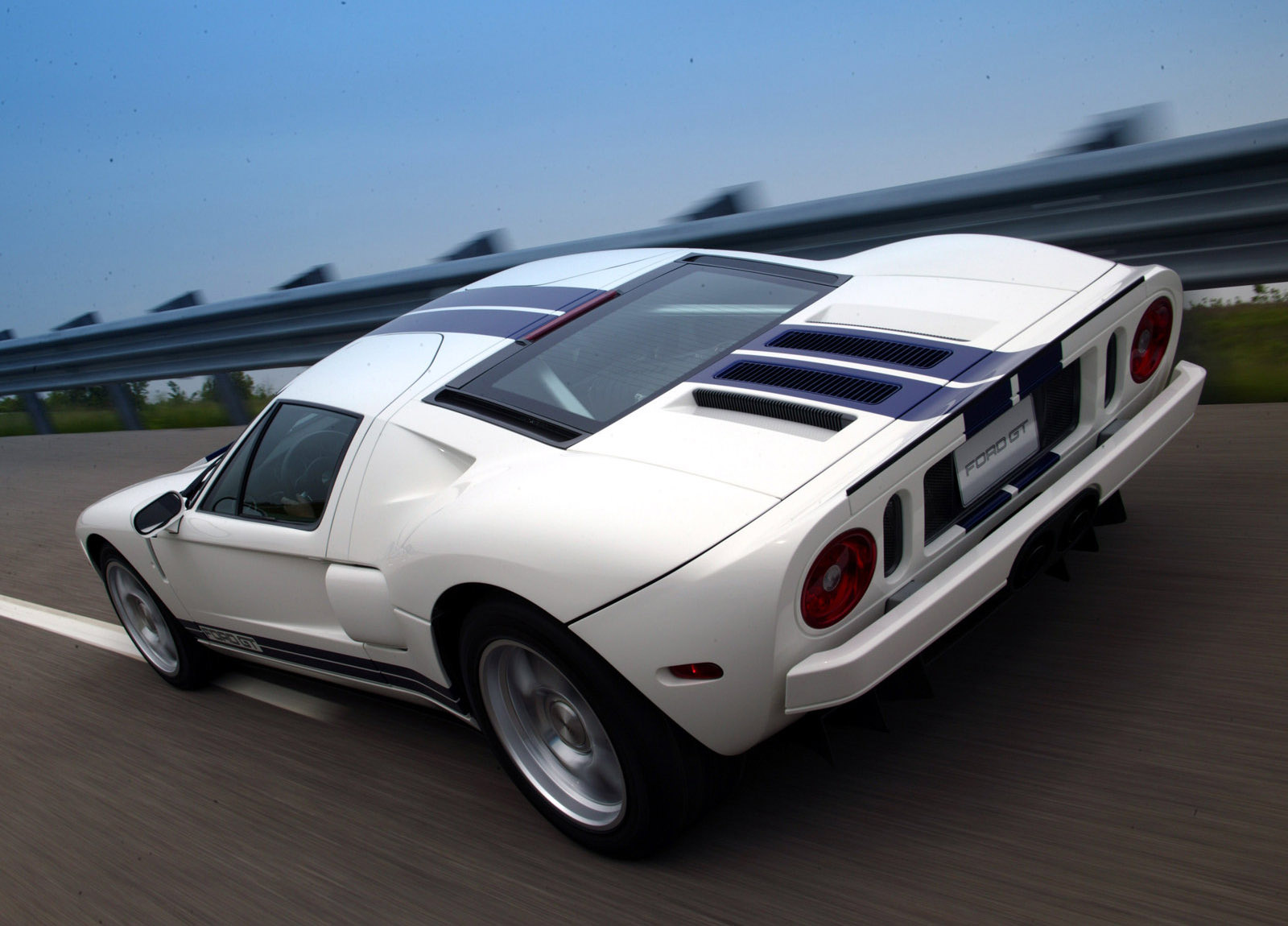 Ford GT photo #22