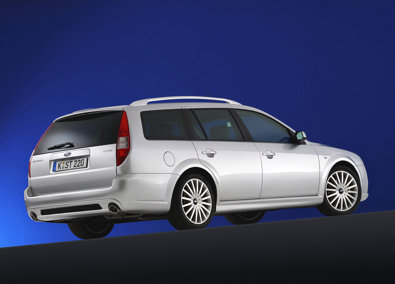 Ford Mondeo ST220 Estate photo #2