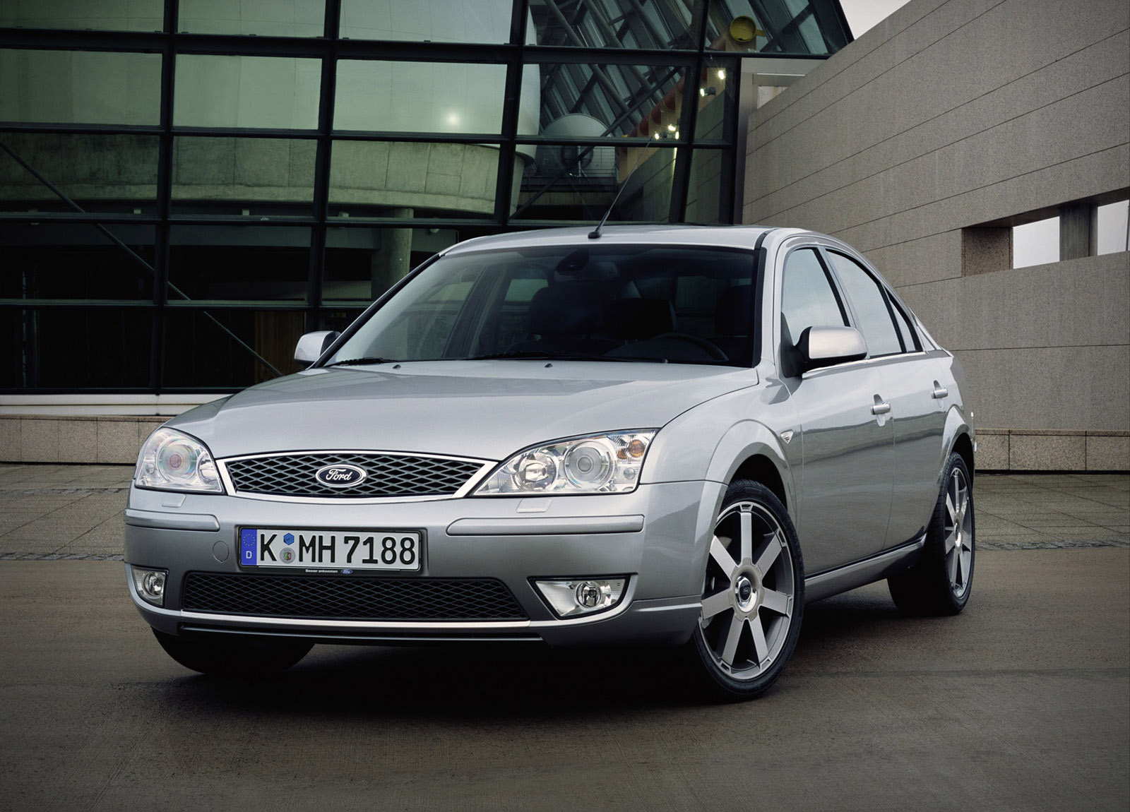 Ford Mondeo photo #1
