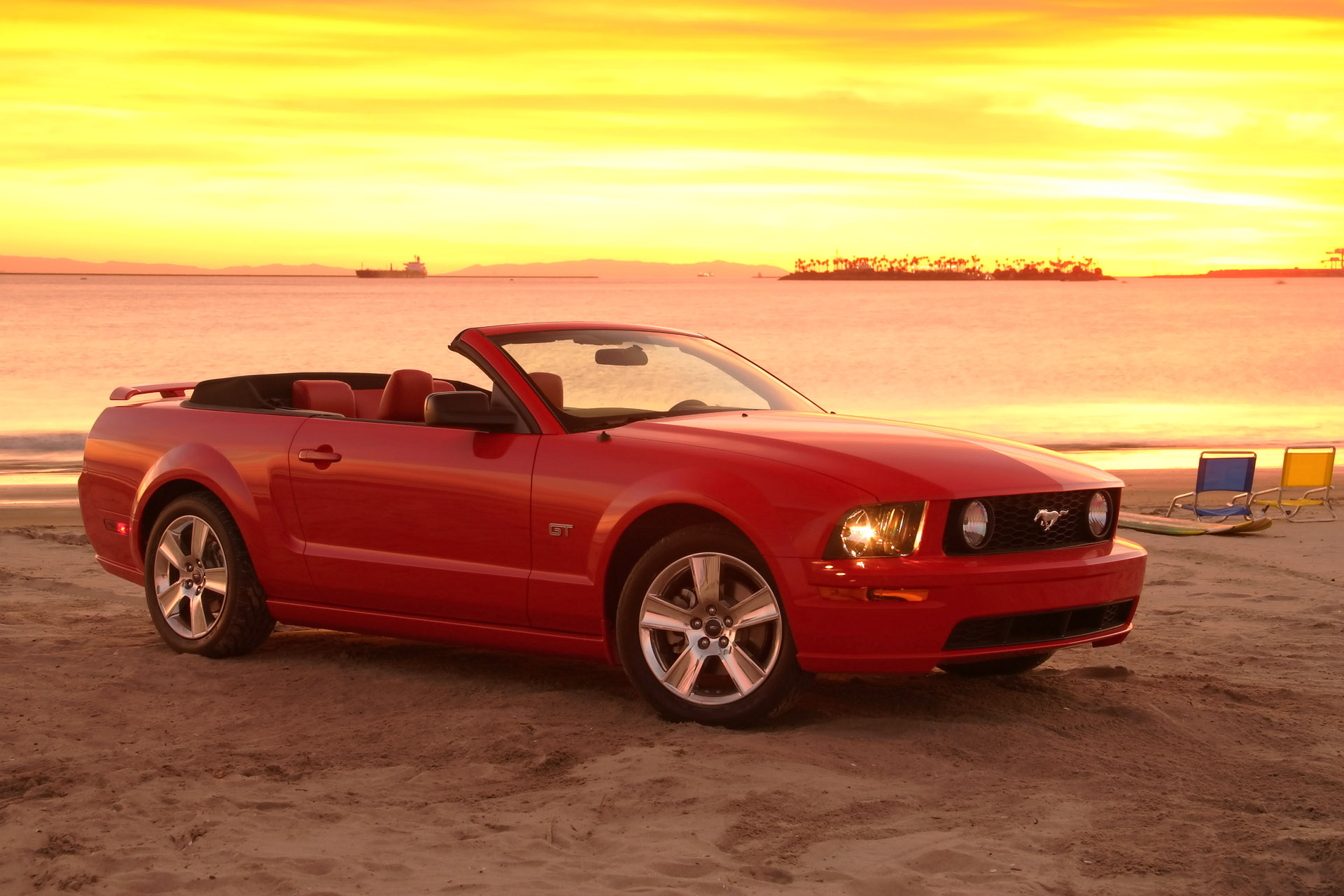 Ford Mustang GT Convertible photo #2