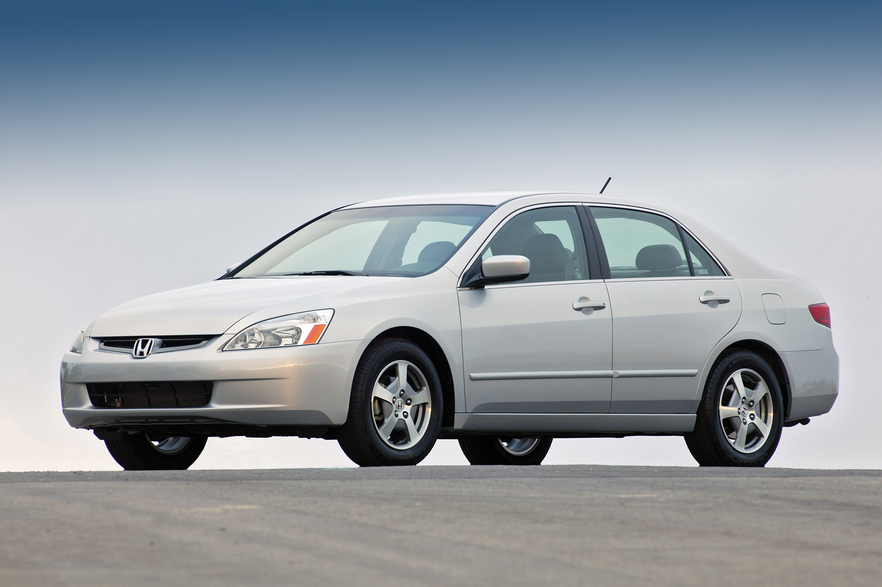 2005 Honda Accord Hybrid HD Pictures