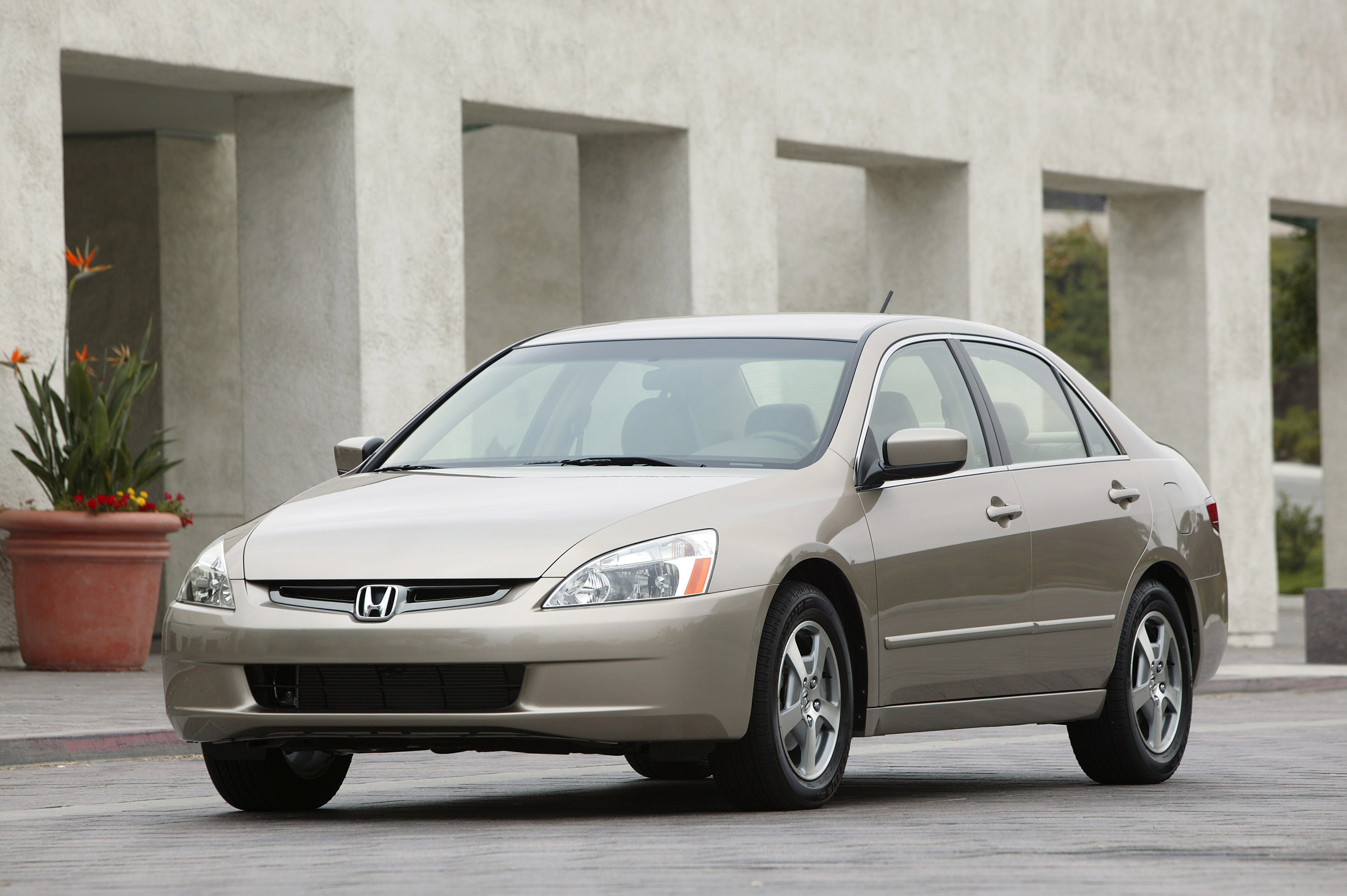 Honda Accord Hybrid photo #30