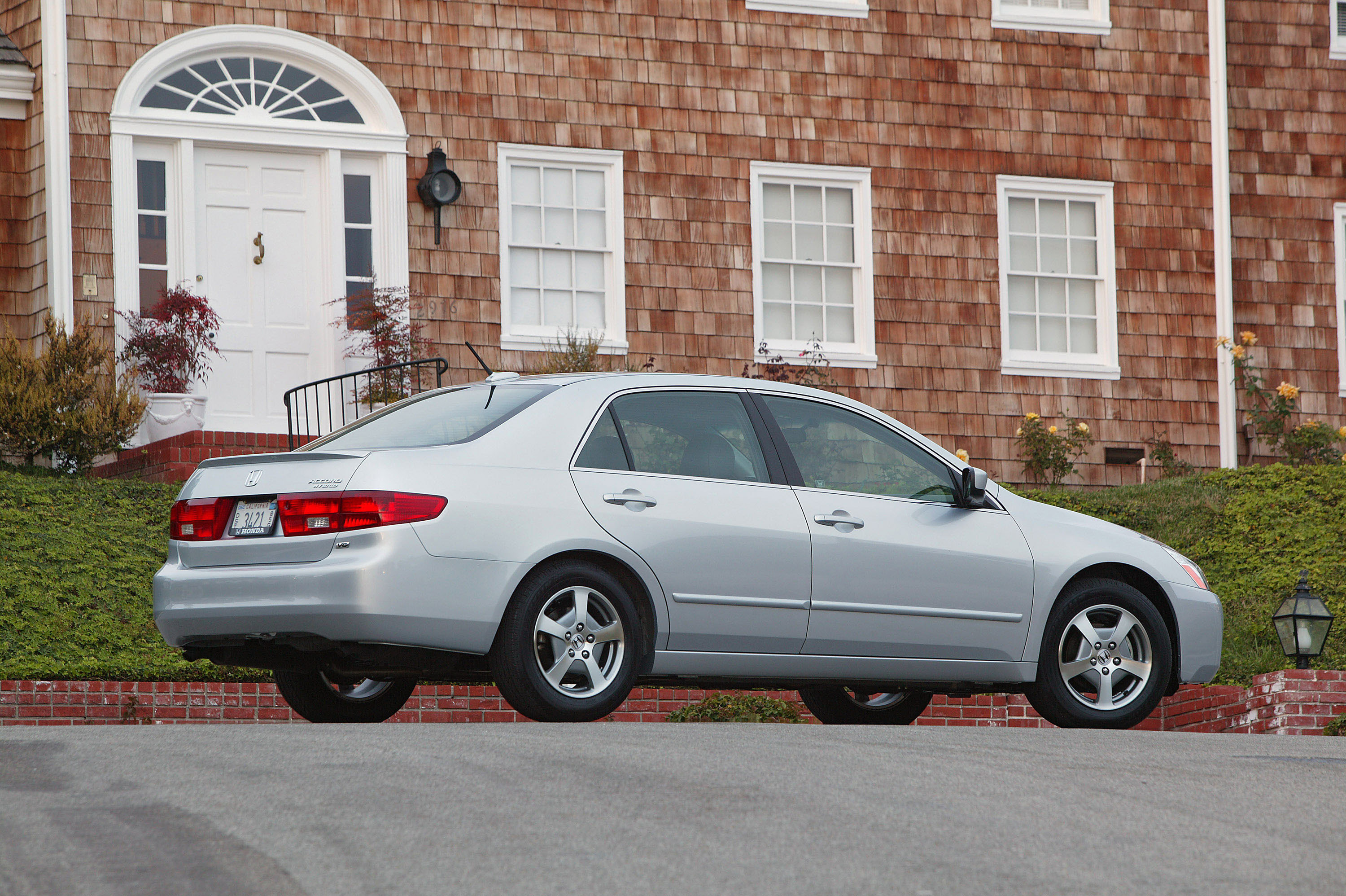 Honda Accord Hybrid photo #38