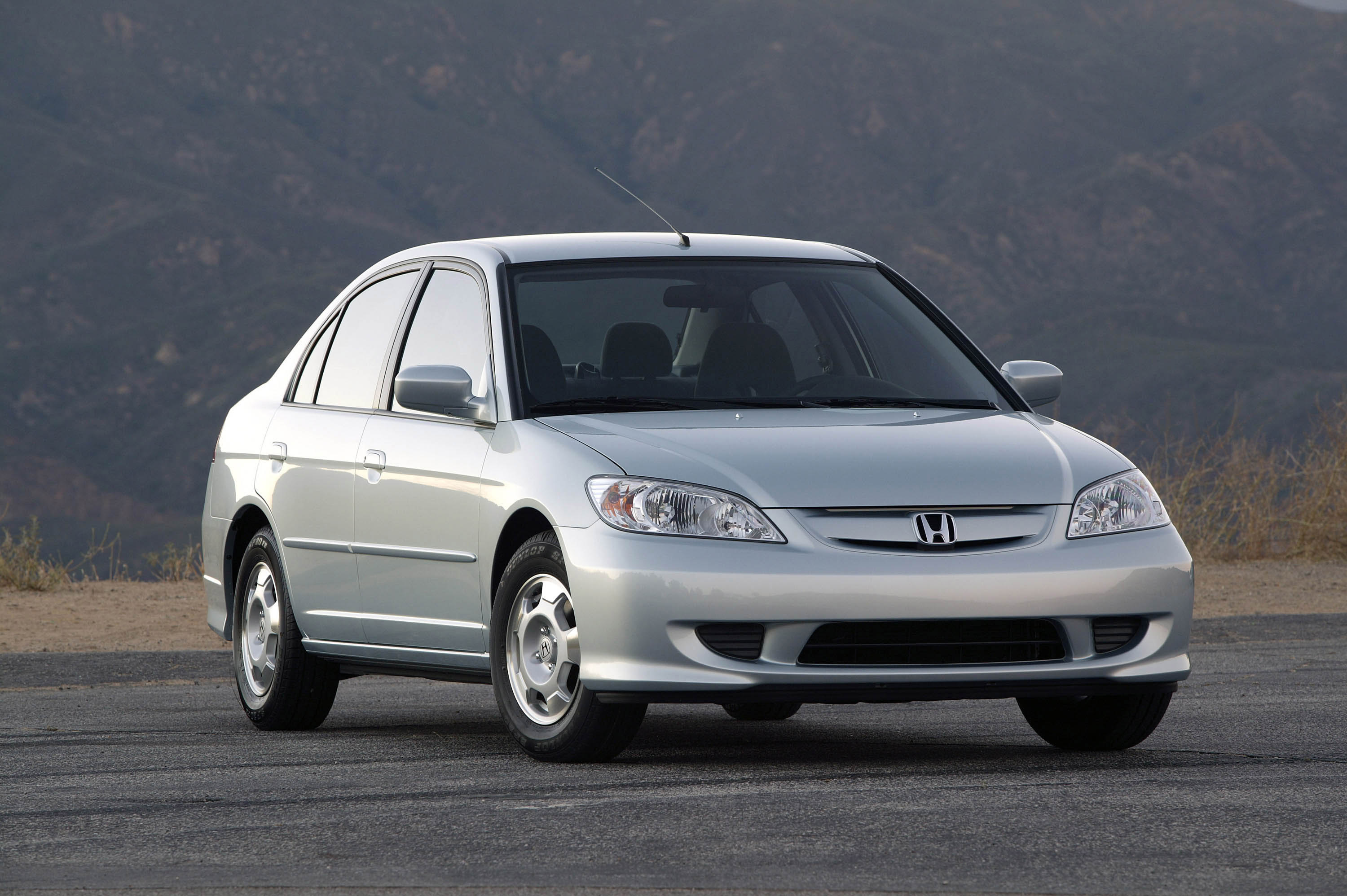 Honda Civic Hybrid photo #2