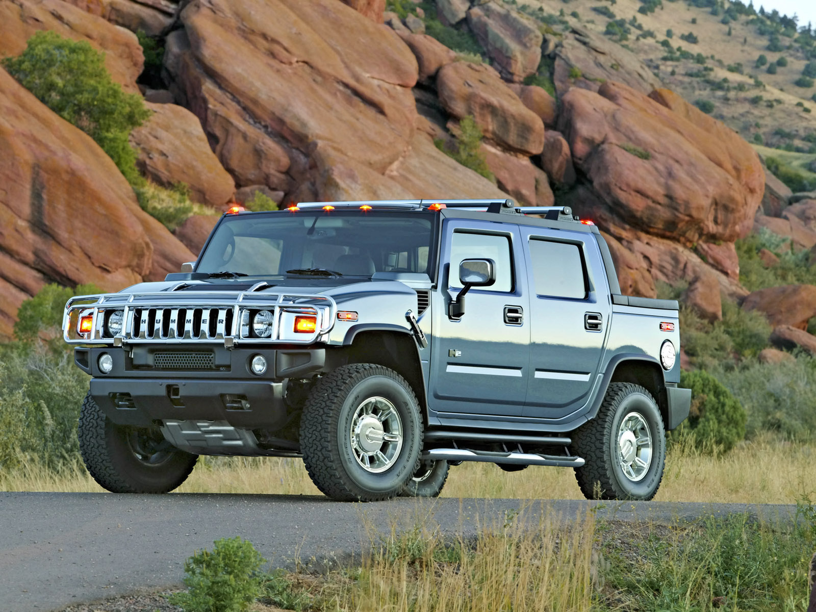 Hummer H2 Sport Utility Truck photo #2