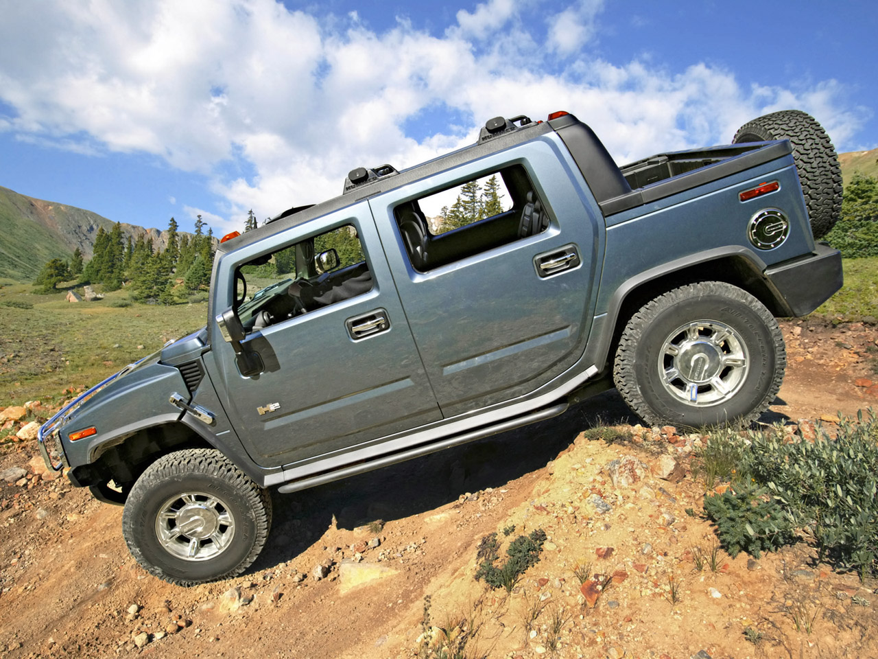 Hummer H2 Sport Utility Truck photo #18