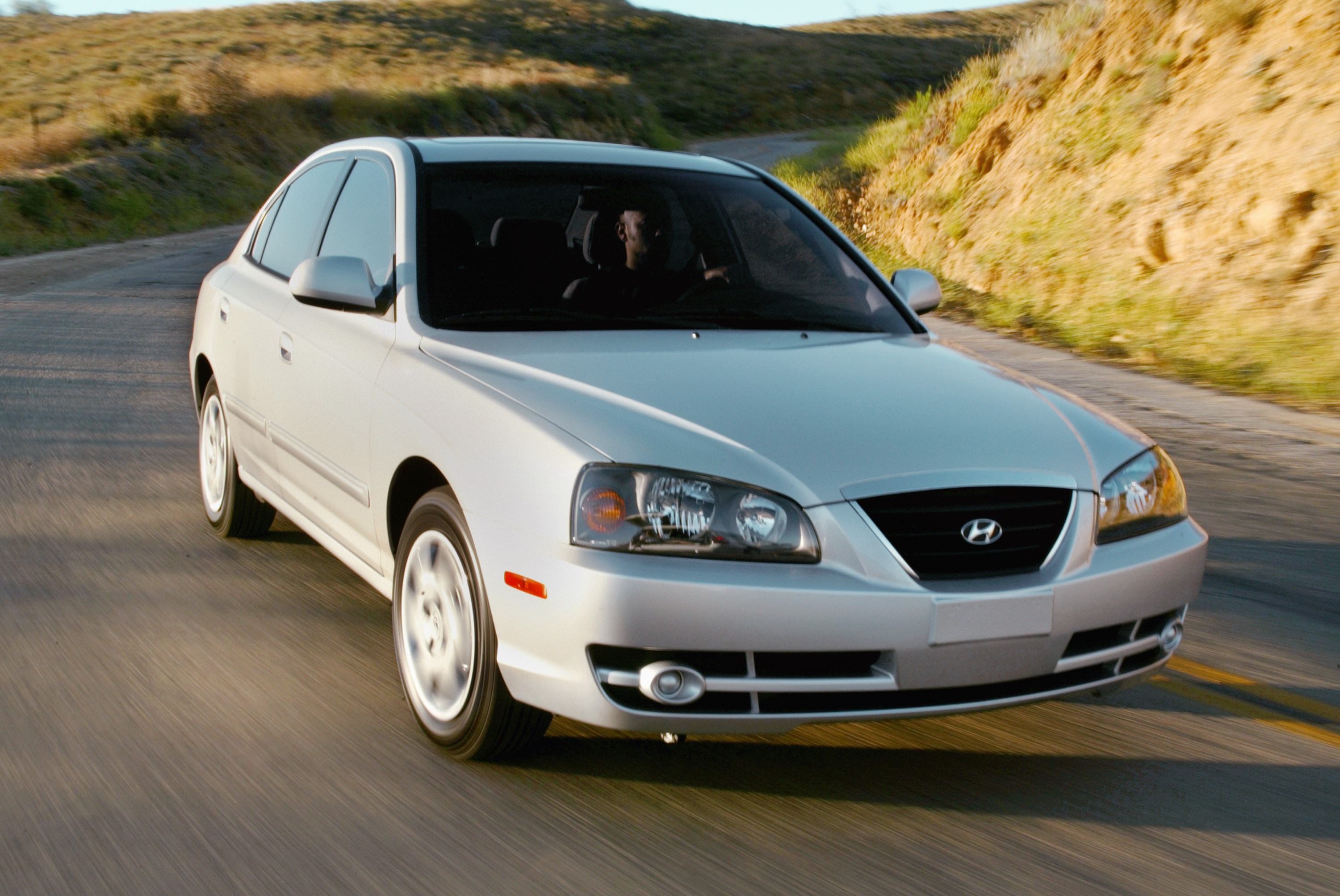 2005 Hyundai Elantra HD Pictures