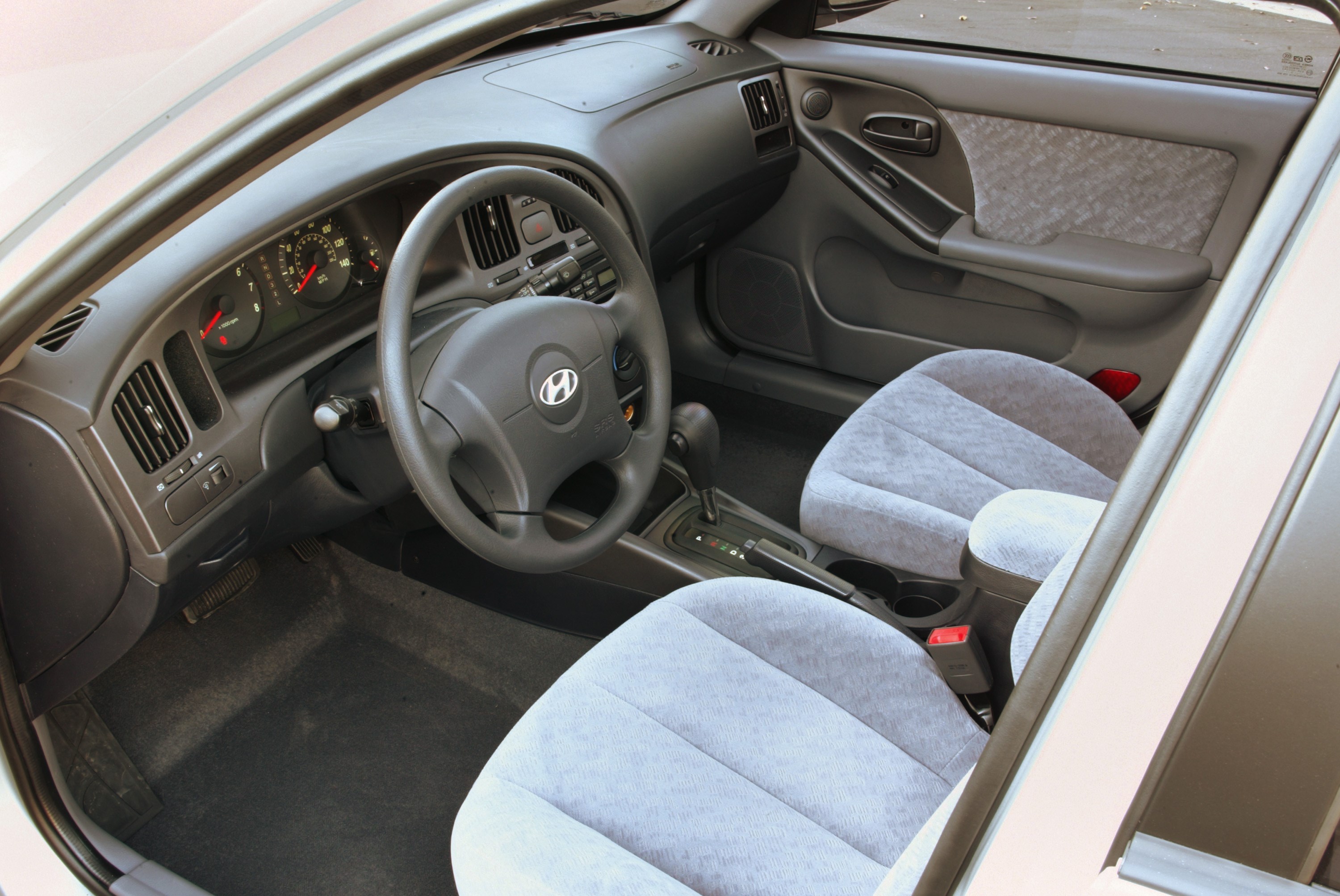 Hyundai Elantra photo #9