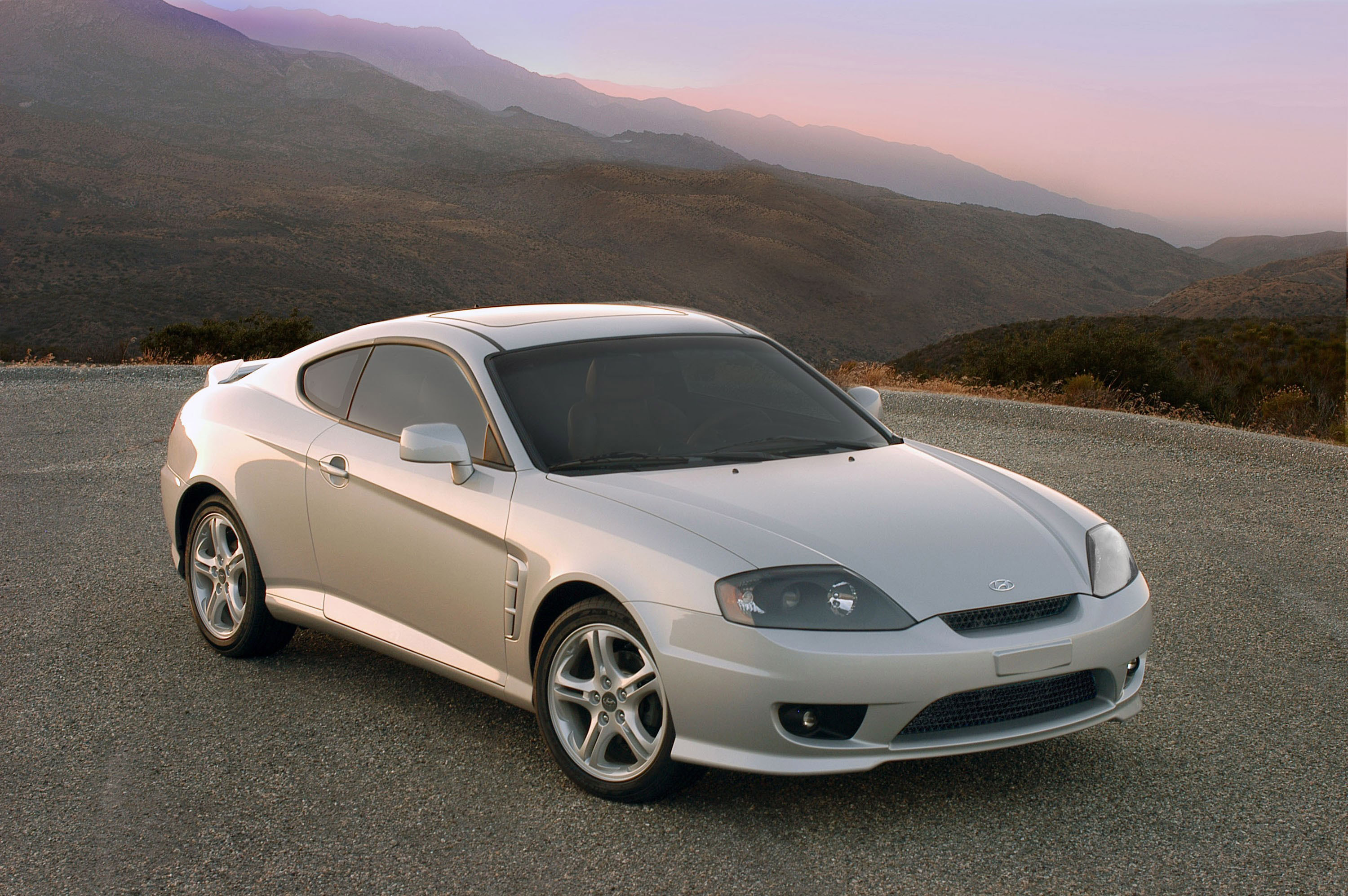 Hyundai Tiburon photo #1