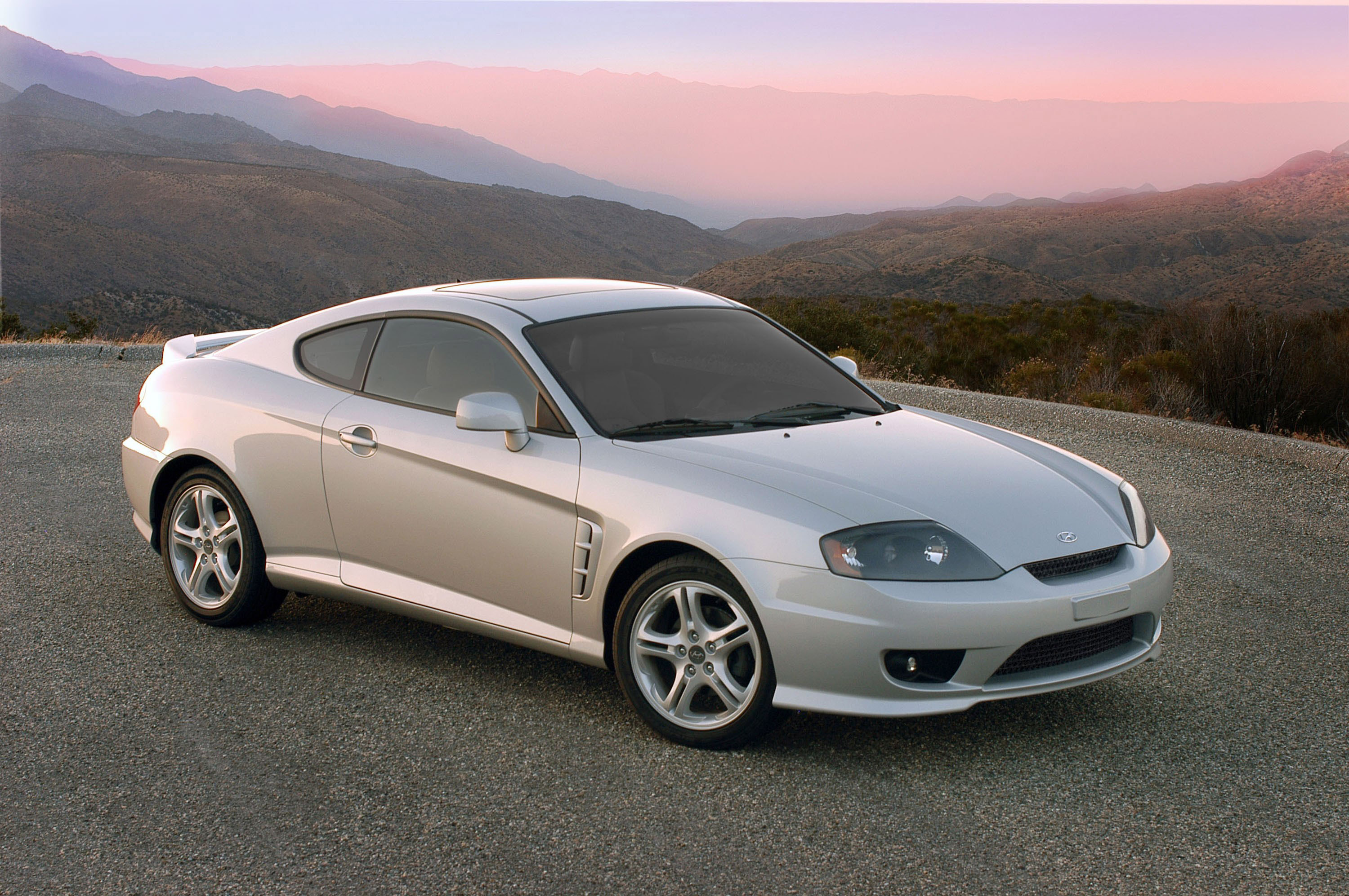 Hyundai Tiburon photo #3