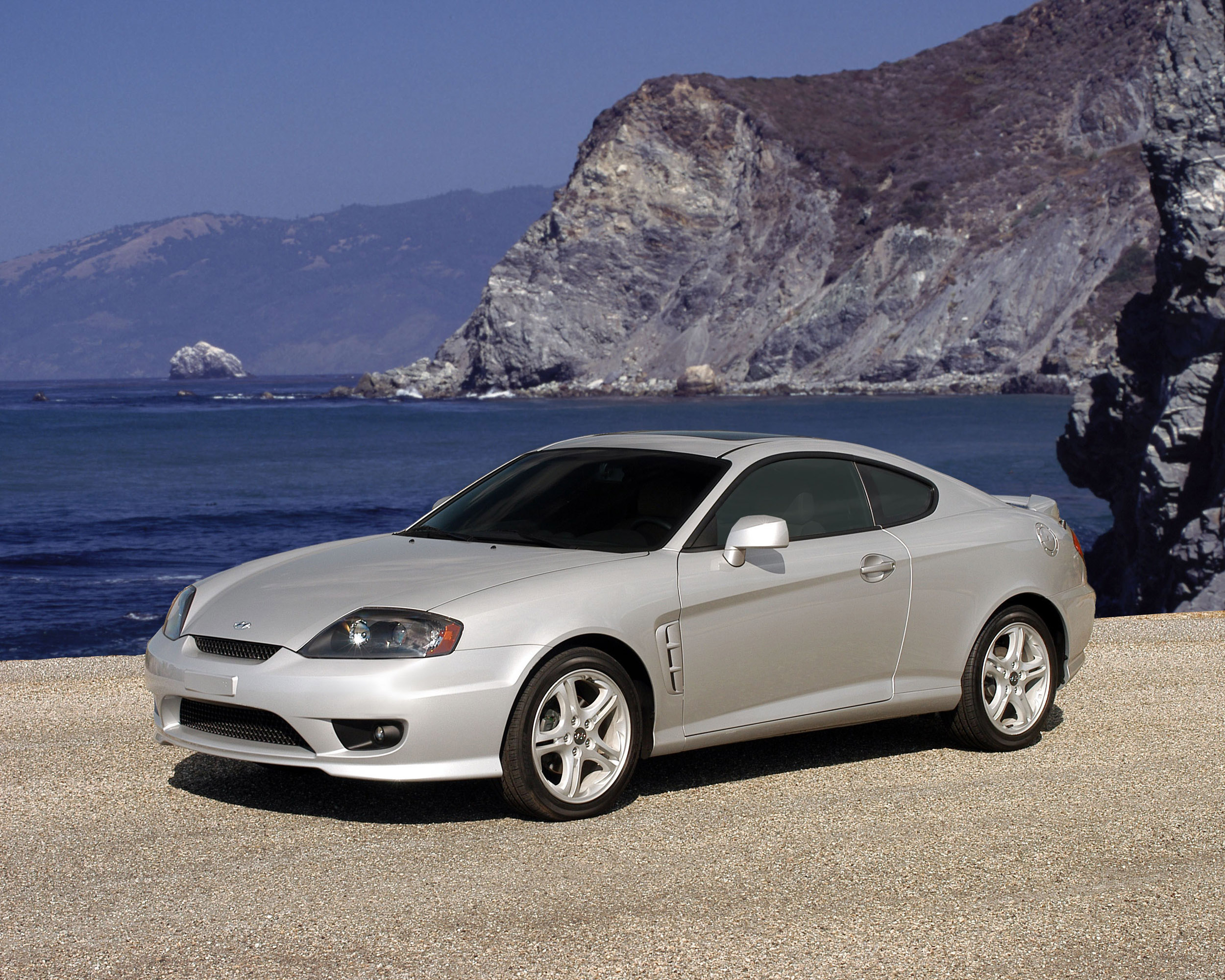 Hyundai Tiburon photo #5