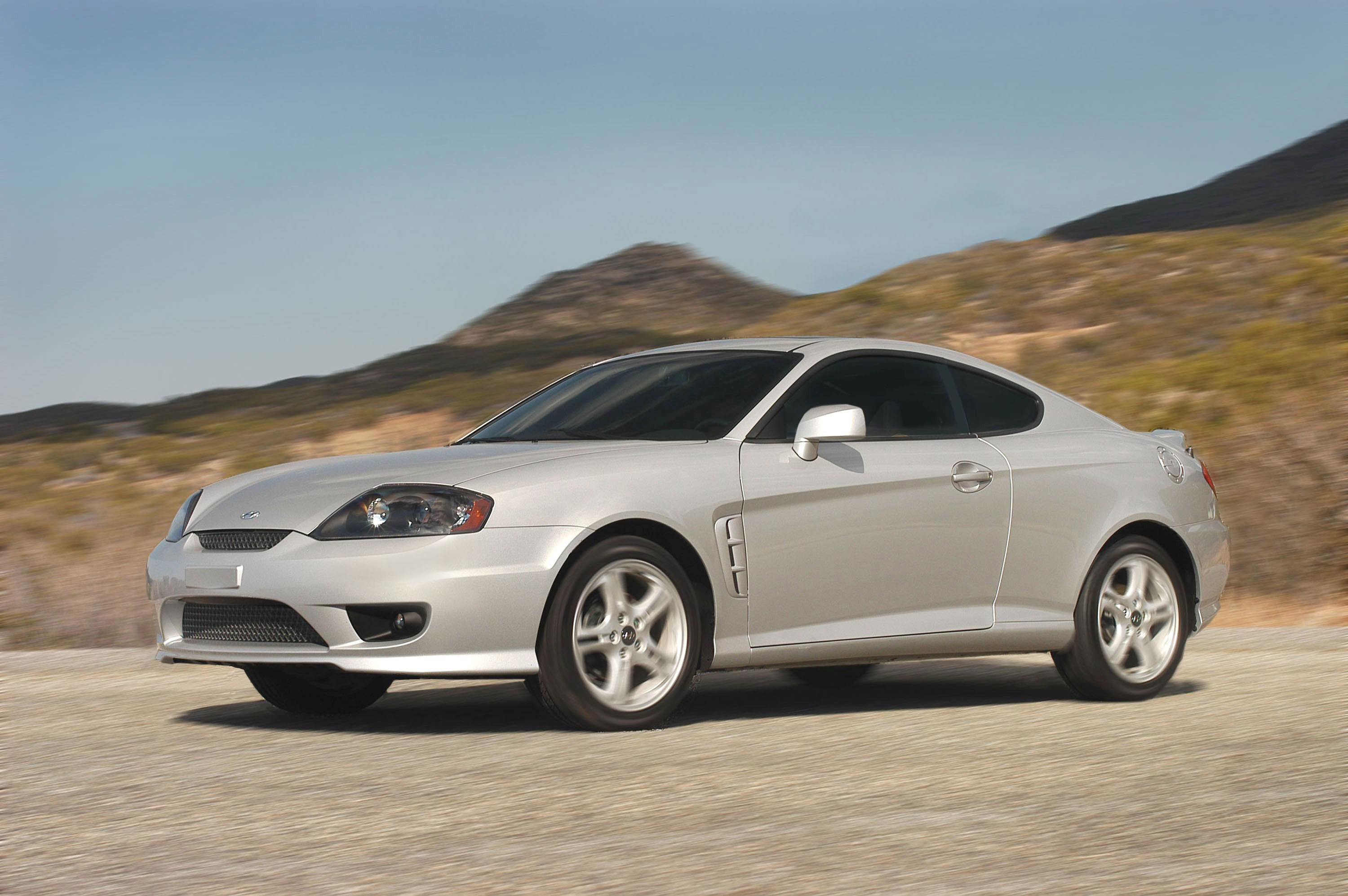 Hyundai Tiburon photo #7