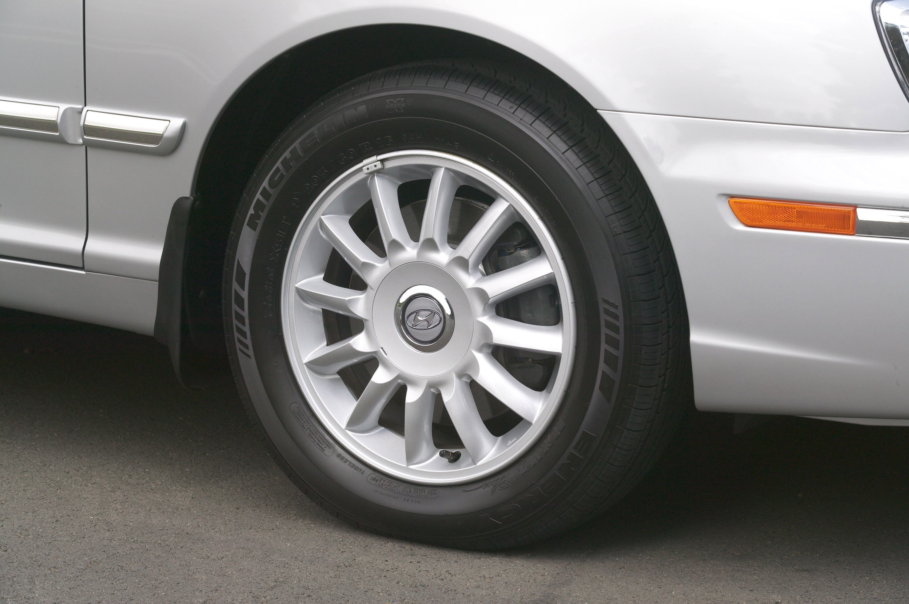 Hyundai XG350 photo #8
