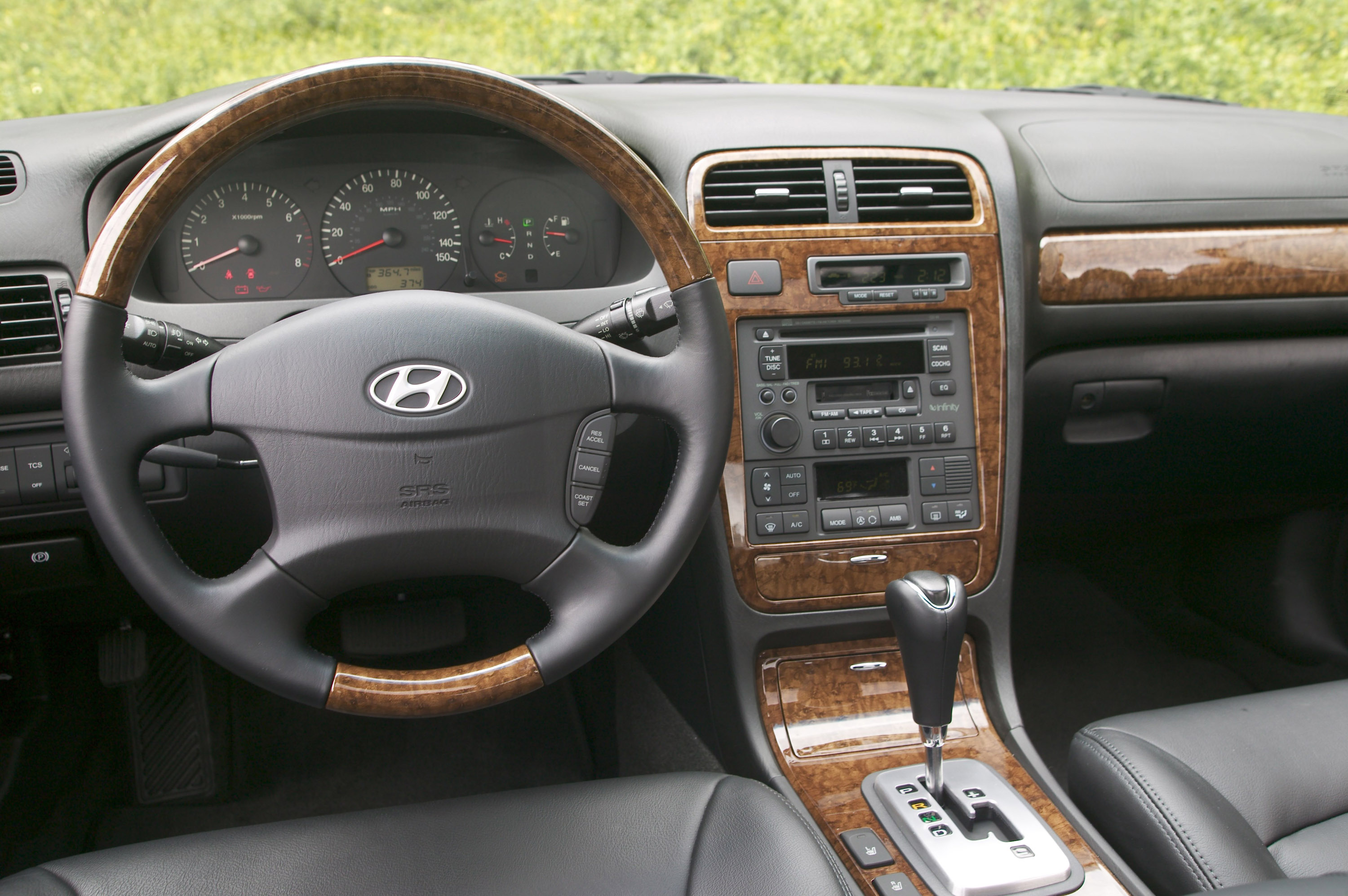 Hyundai XG350 photo #12