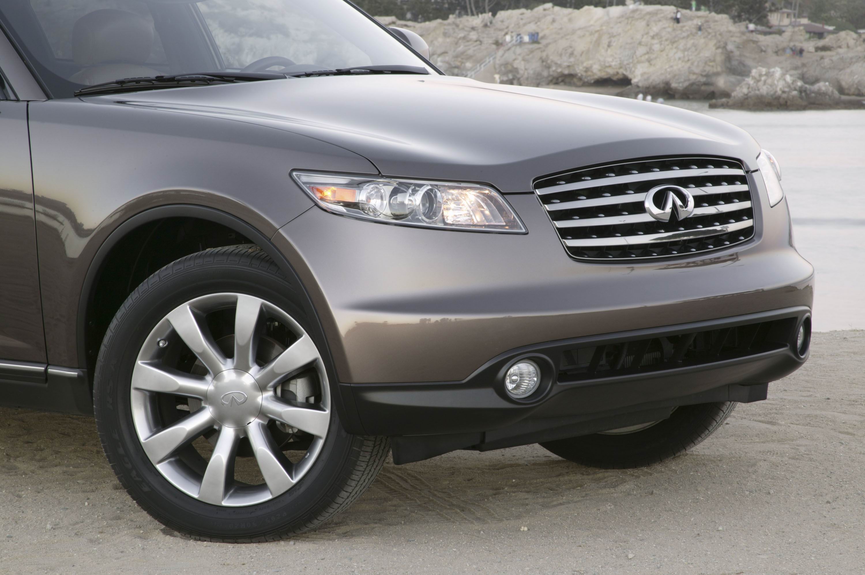 Infiniti FX45 photo #9