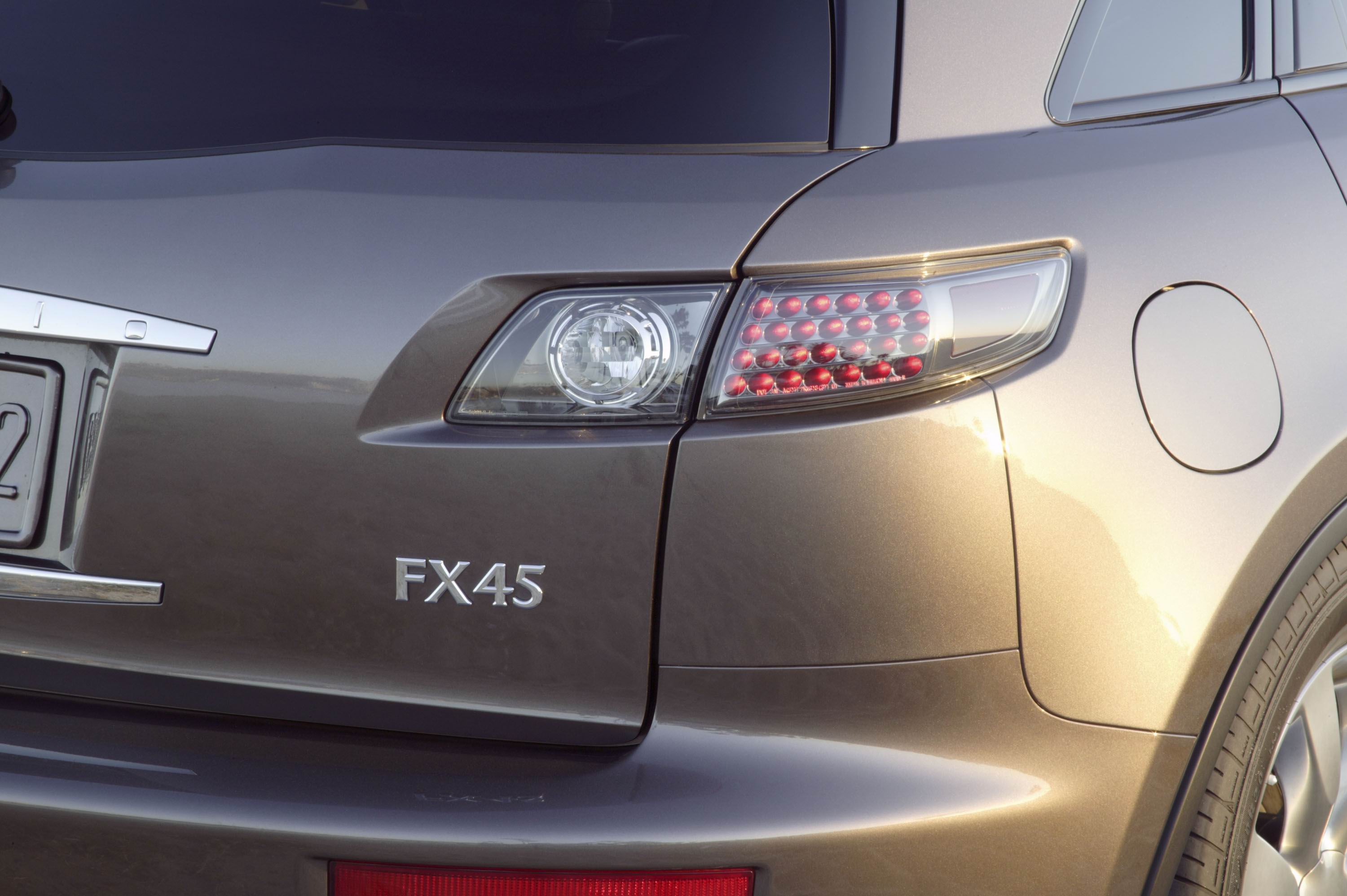Infiniti FX45 photo #10