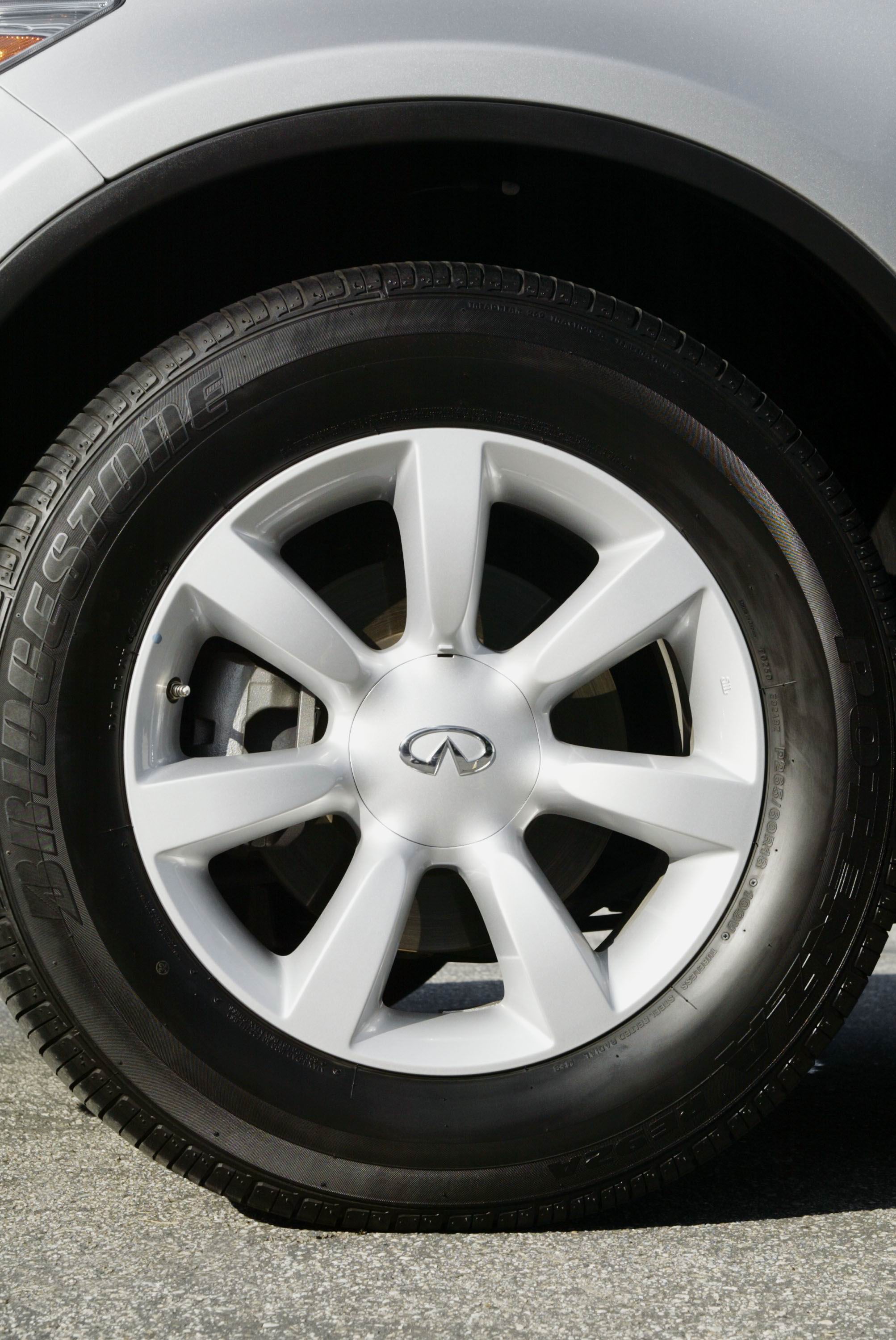 Infiniti FX45 photo #11