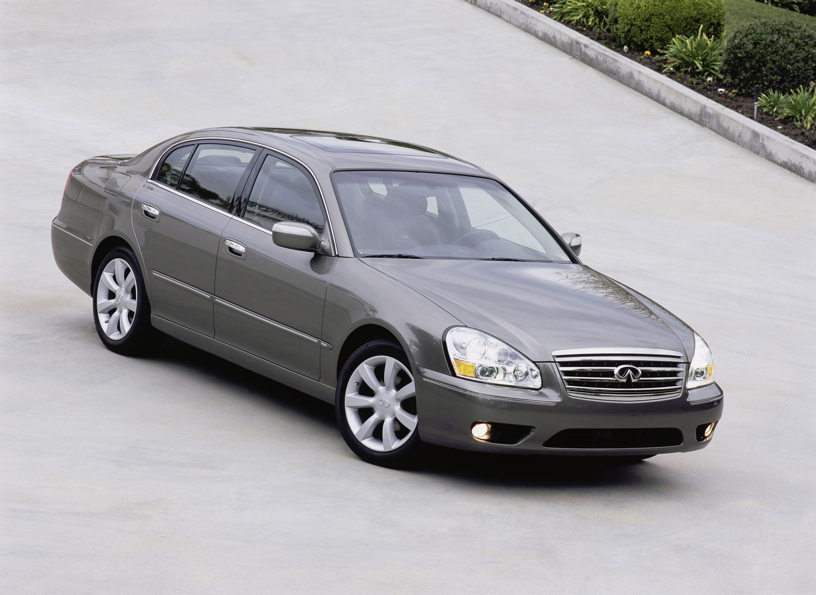 Infiniti Q45 photo #4