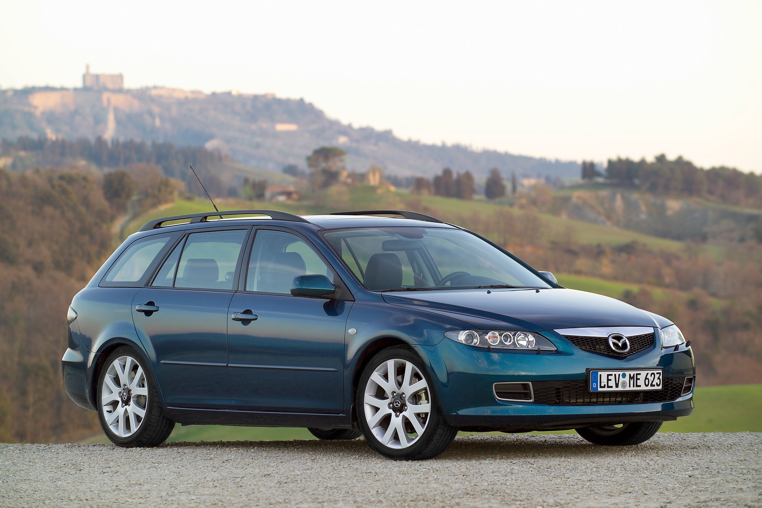 Mazda 6 Wagon Facelift photo #2