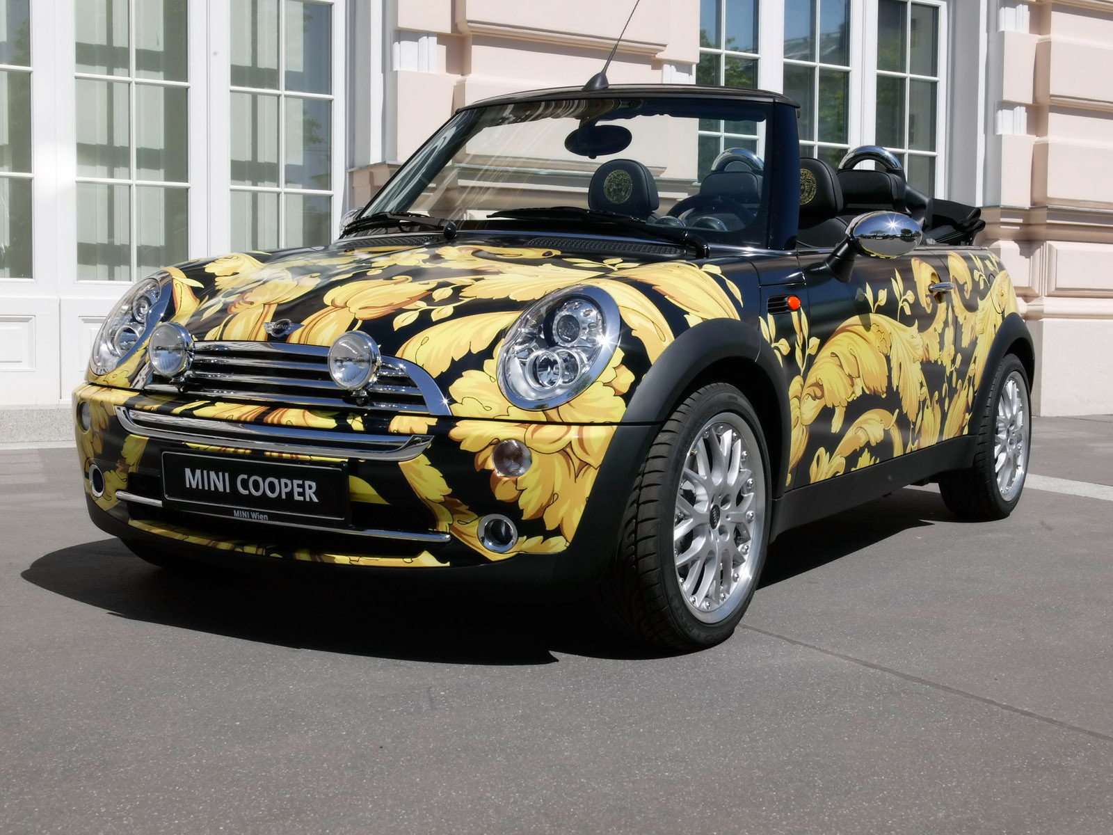 Mini Cabriolet Donatella Versace photo #3