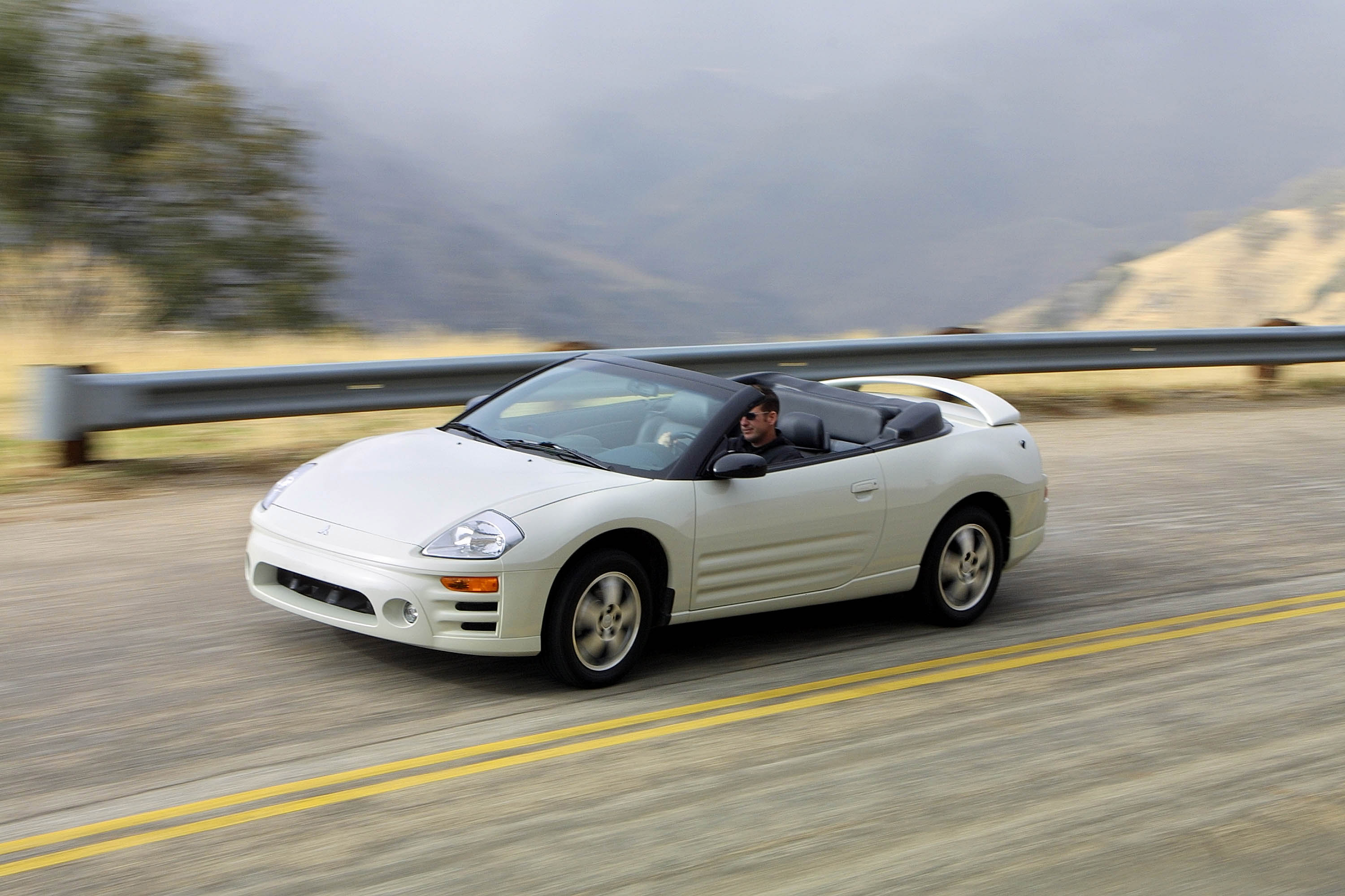 Mitsubishi Eclipse Spyder photo #2