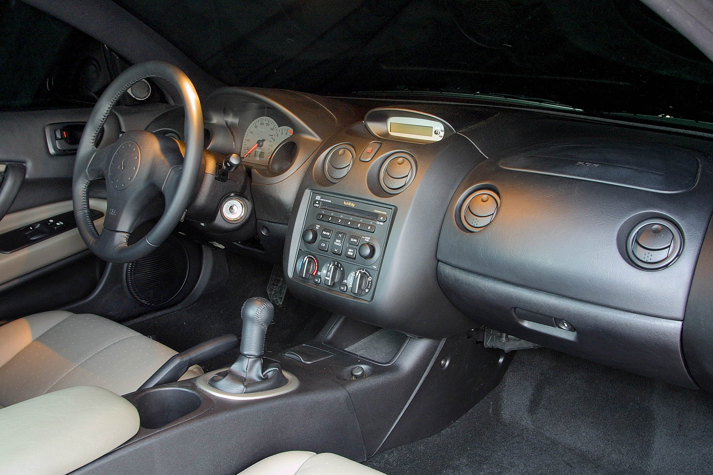 Mitsubishi Eclipse photo #3