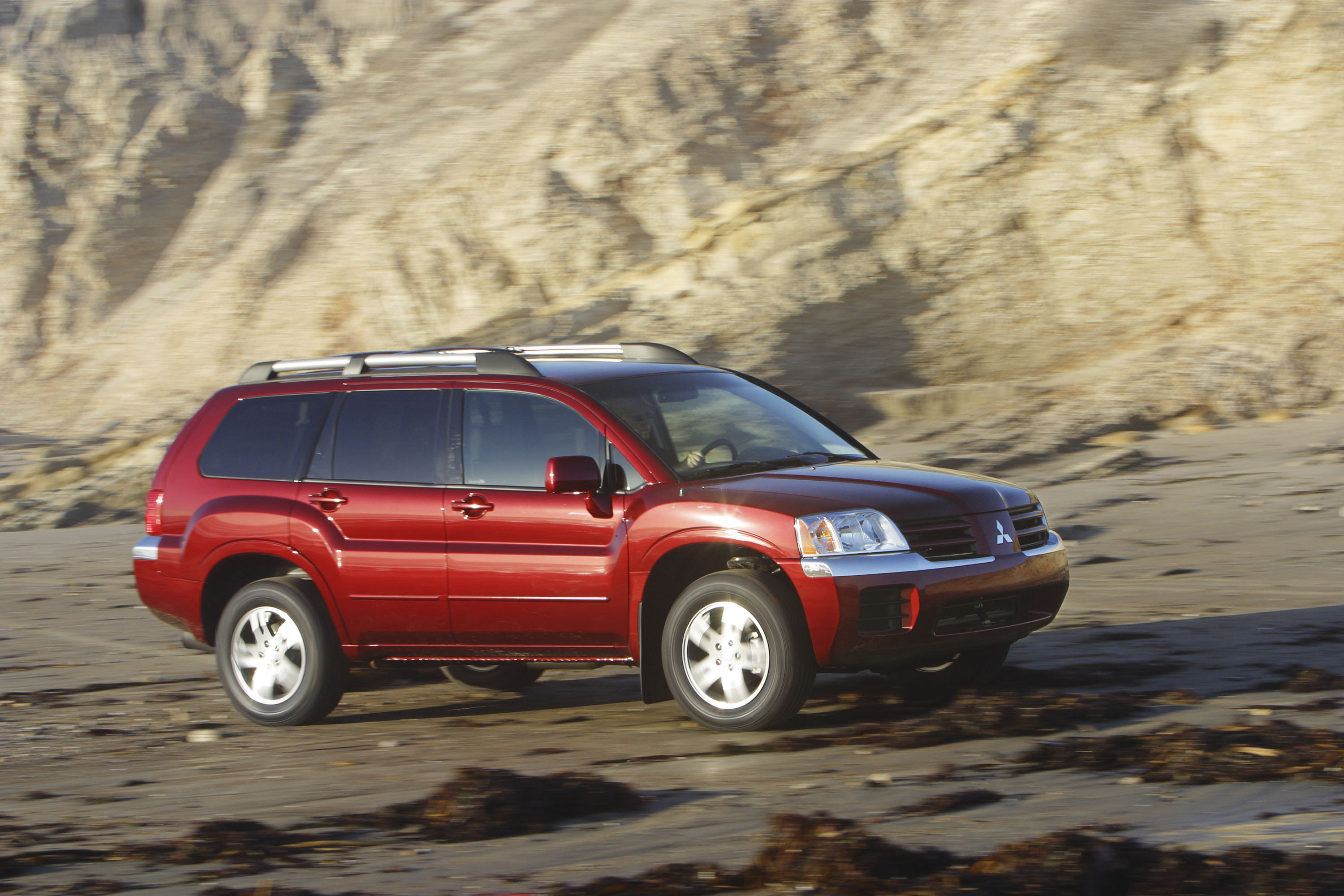 Mitsubishi Endeavor photo #3