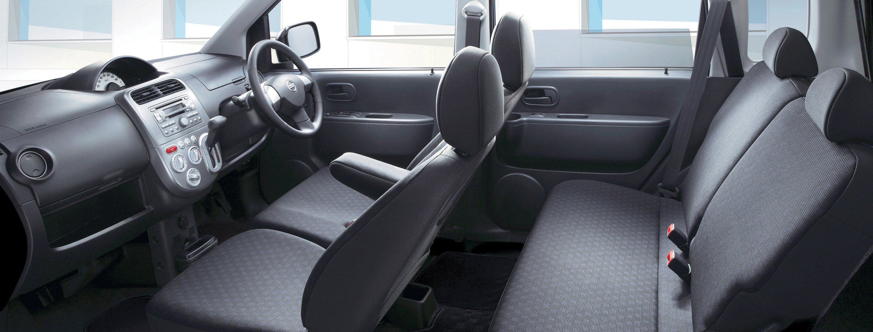 Nissan Otti photo #9