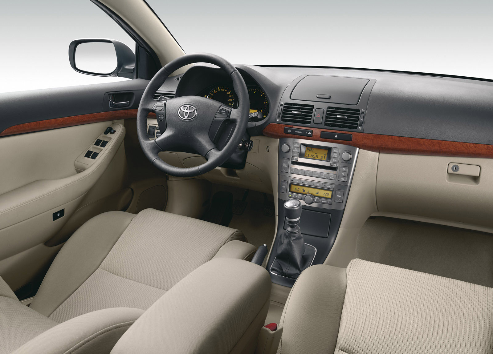 Toyota Avensis photo #16