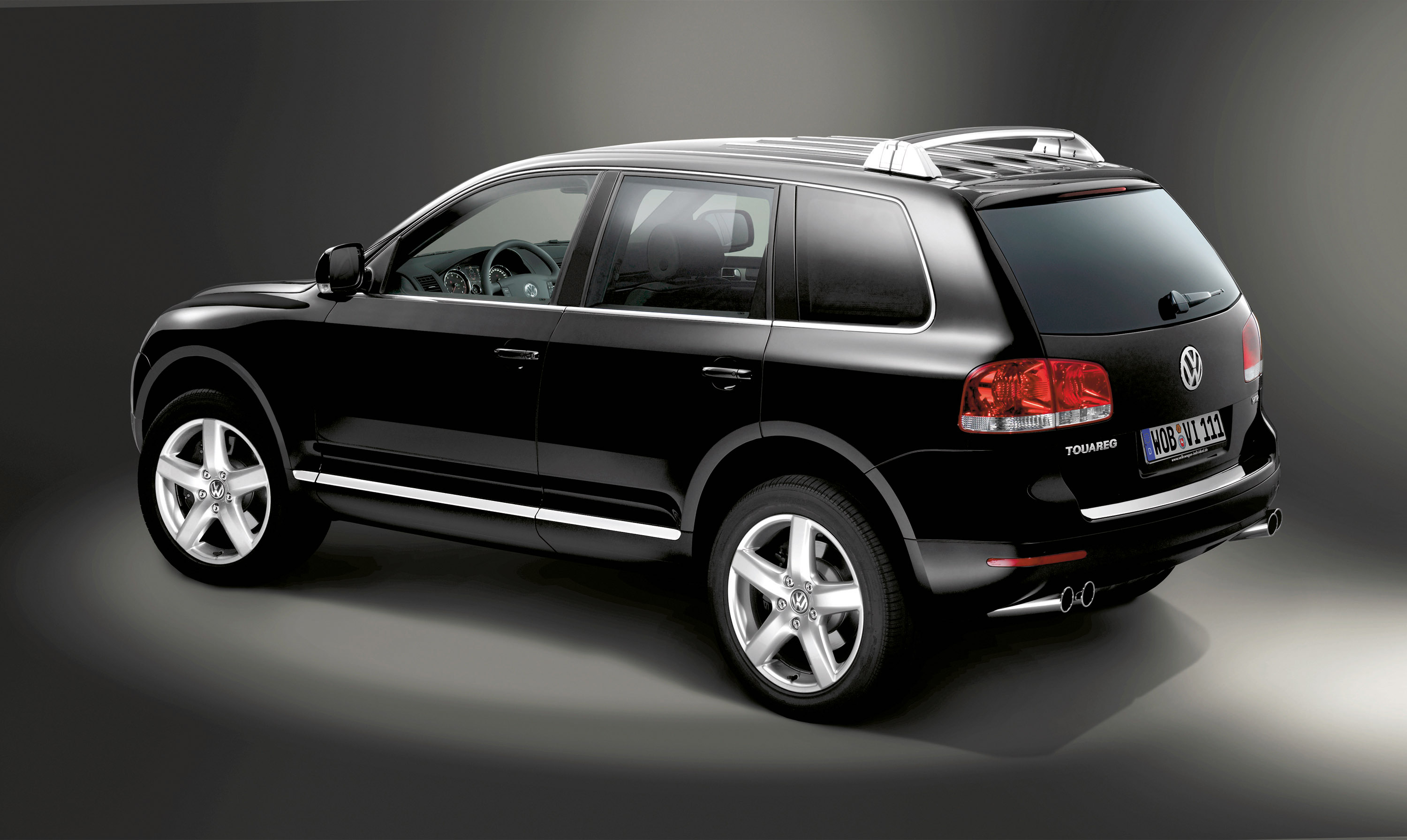 2005 Volkswagen Touareg W12 HD Pictures