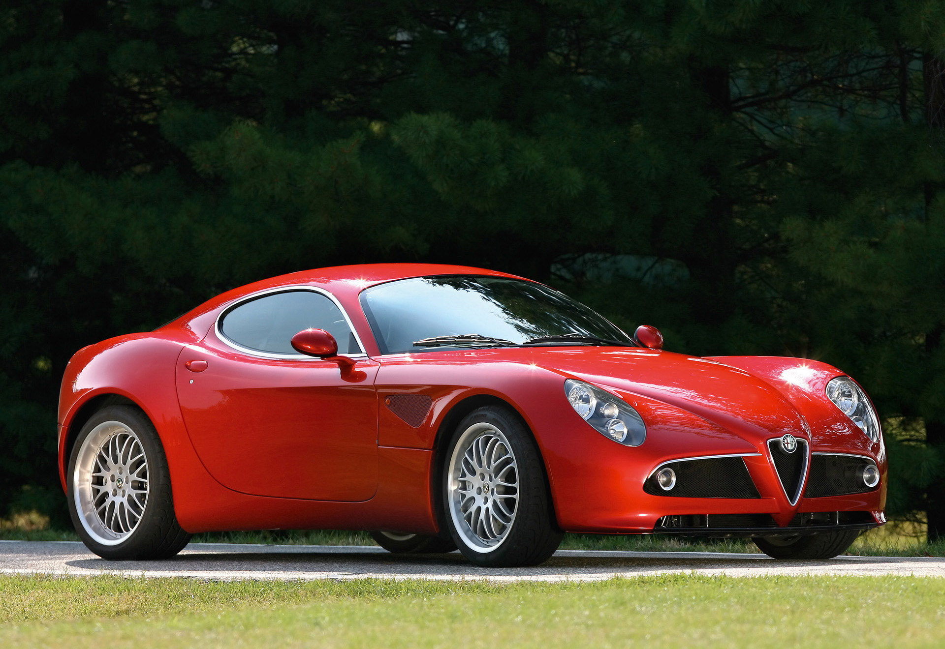 Alfa Romeo 8C Competizione photo #2