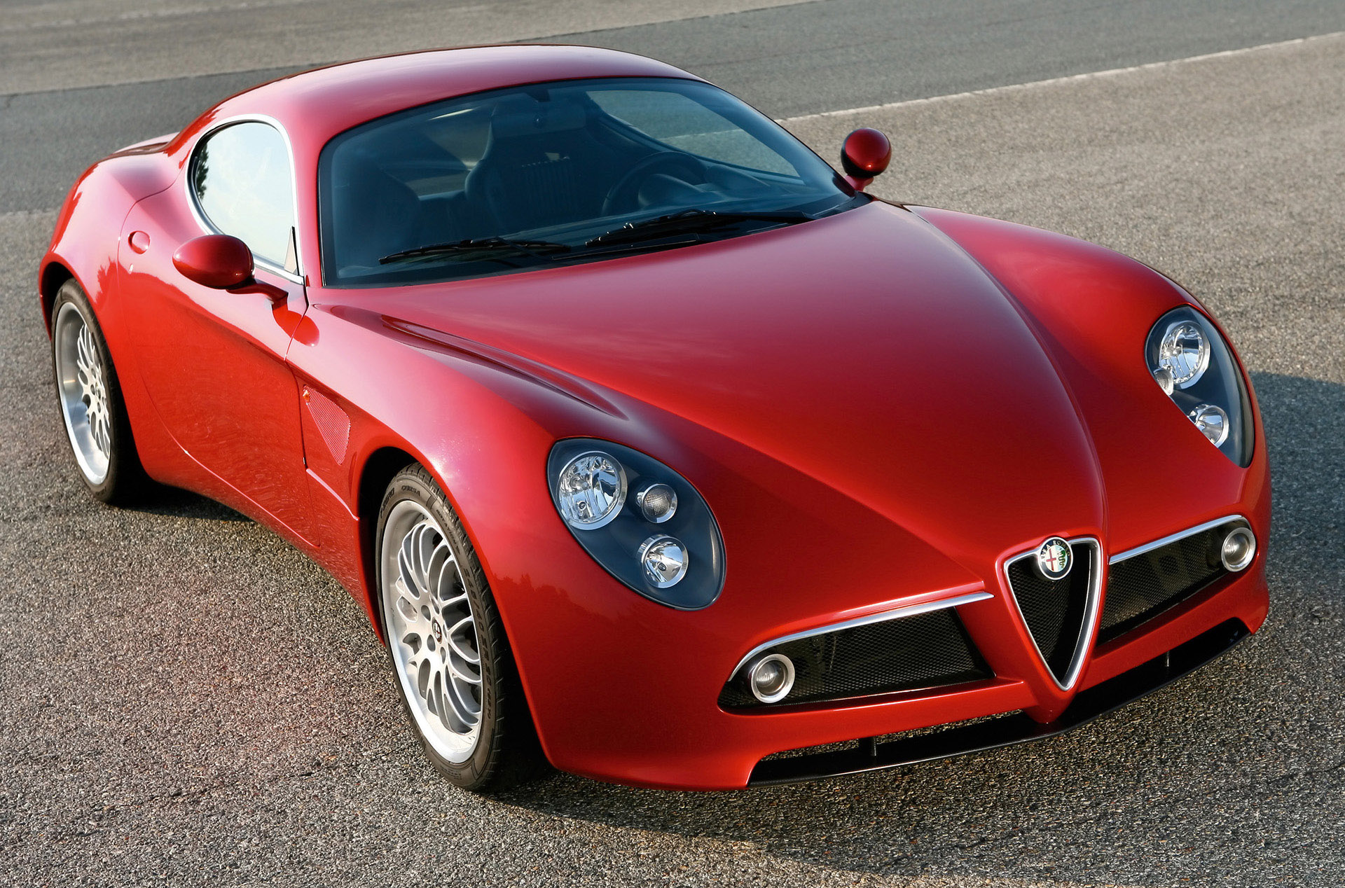 Alfa Romeo 8C Competizione photo #4